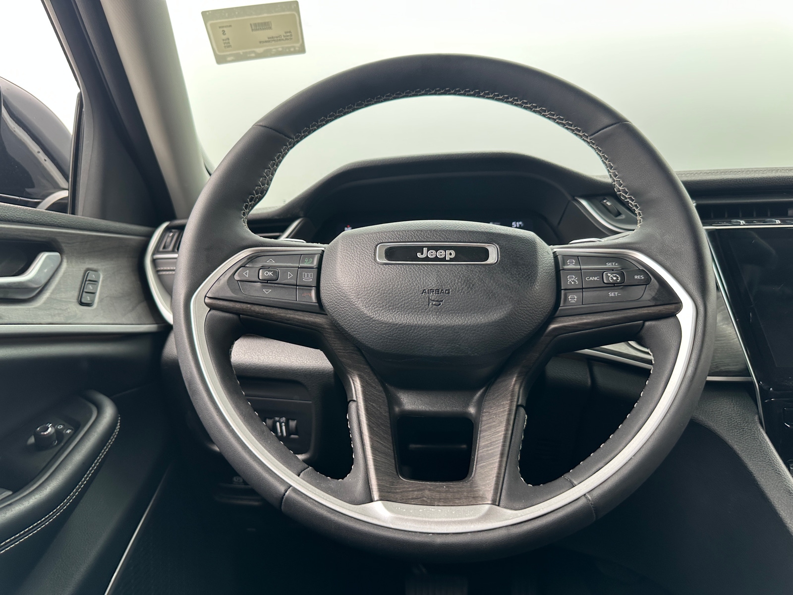 Thumbnail: 2023 Jeep Grand Cherokee - 4