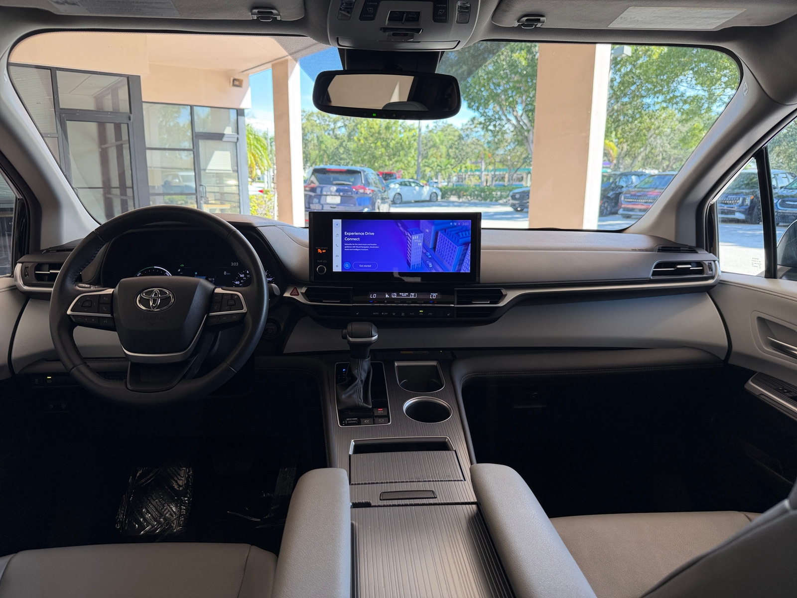 Thumbnail: 2025 Toyota Sienna - 2