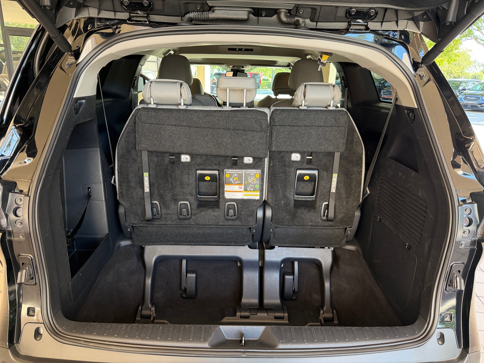 Thumbnail: 2025 Toyota Sienna - 4