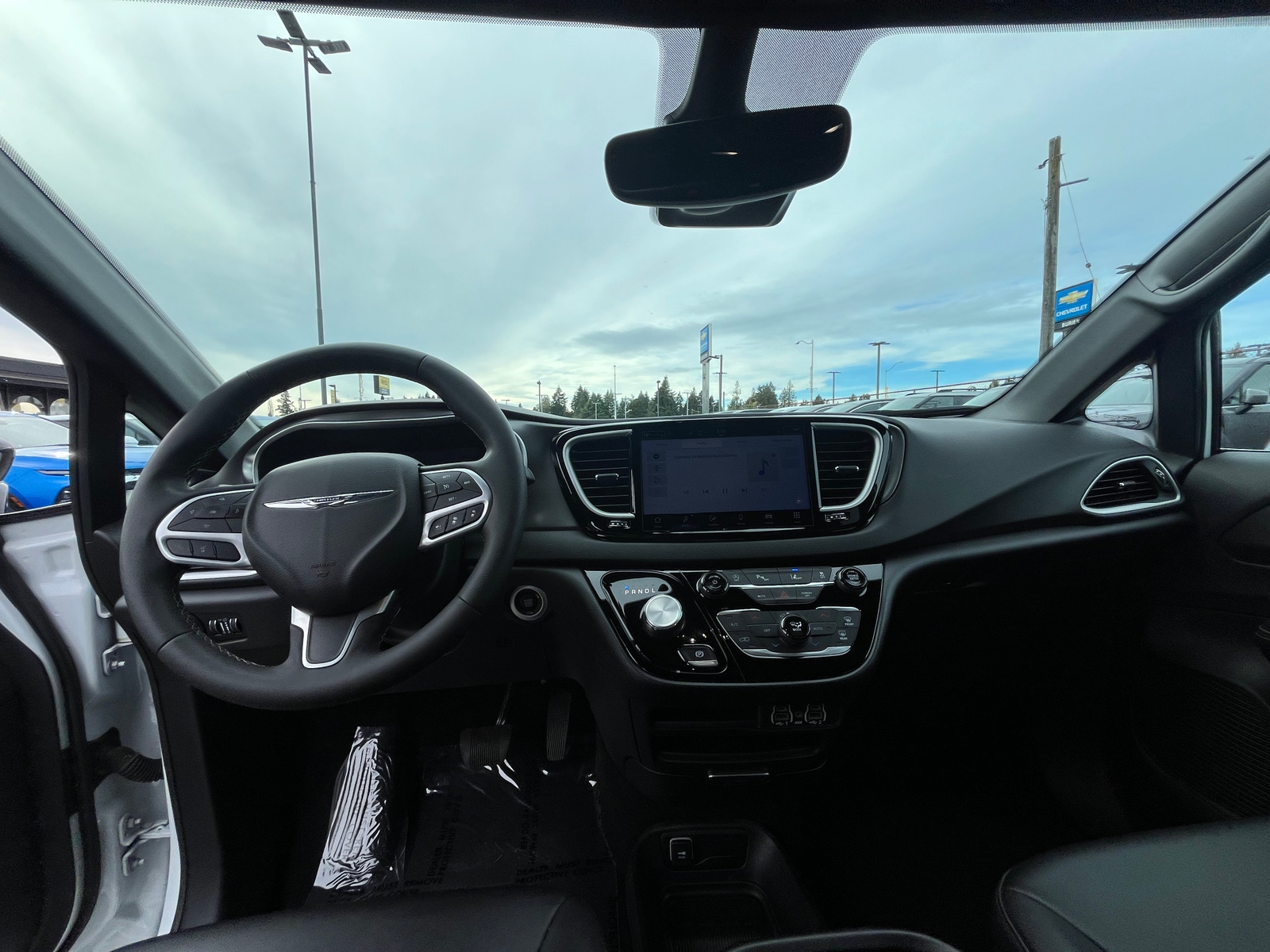 Thumbnail: 2025 Chrysler Pacifica - 3