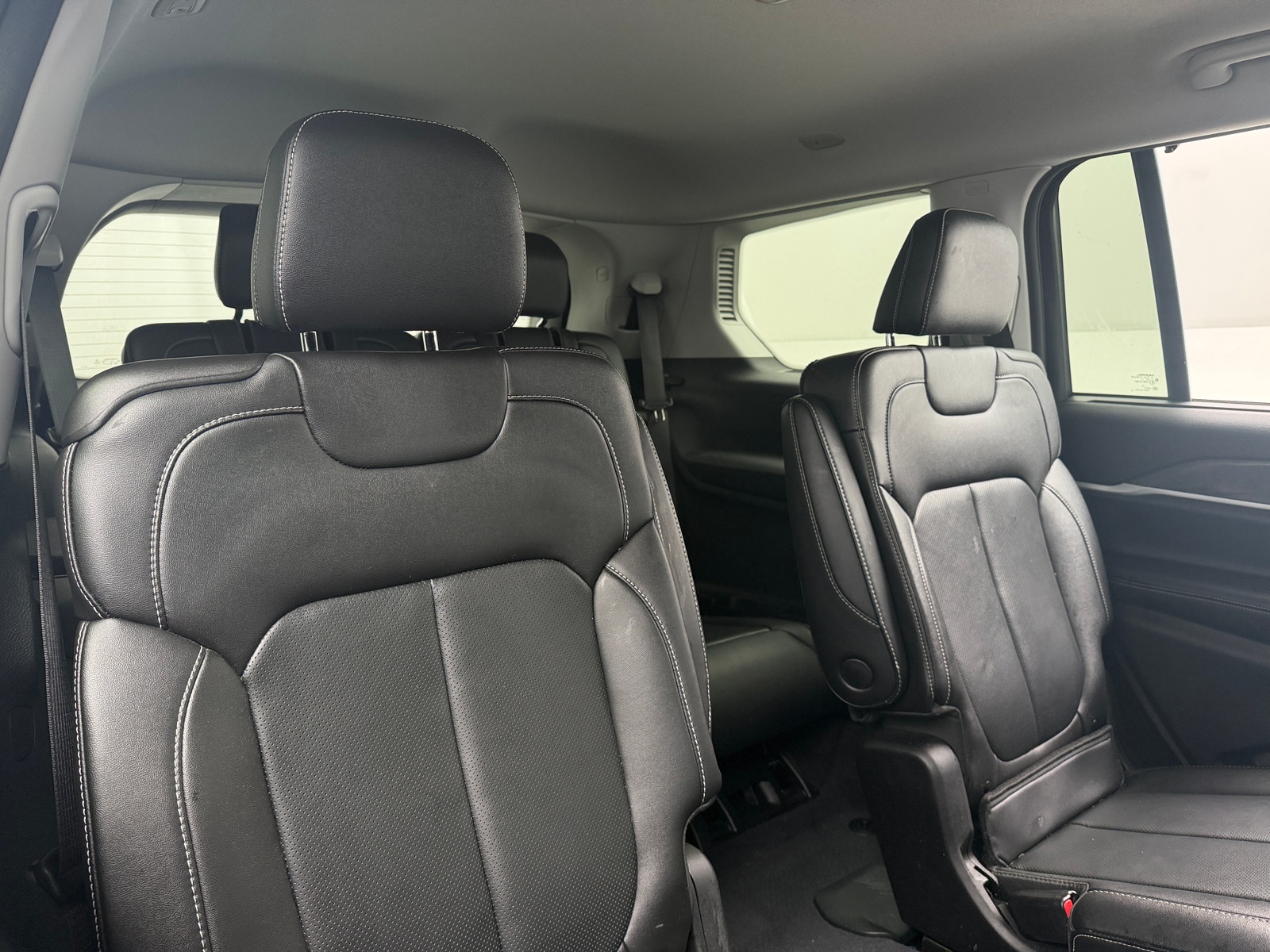 Thumbnail: 2023 Jeep Grand Cherokee L - 6