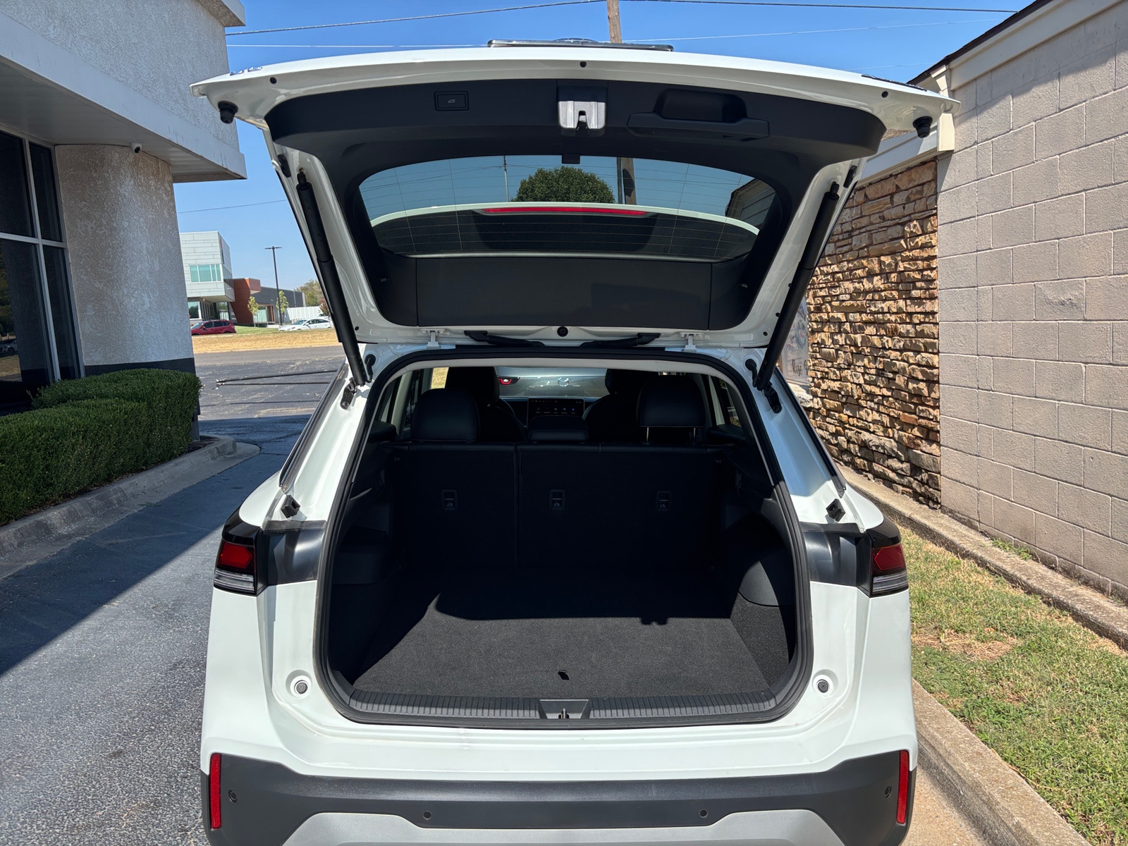 Thumbnail: 2026 Volkswagen Tiguan - 6