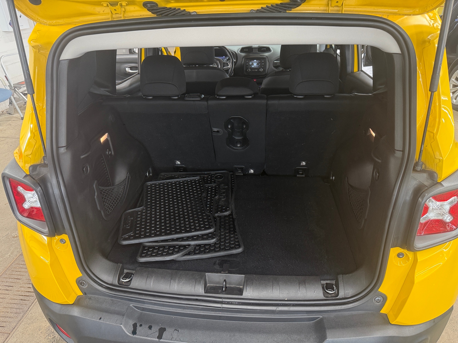Thumbnail: 2017 Jeep Renegade - 7