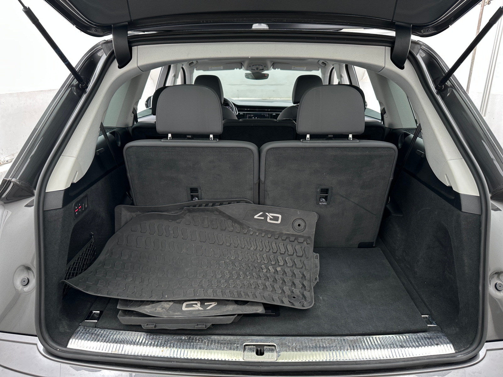 Thumbnail: 2020 Audi Q7 - 7