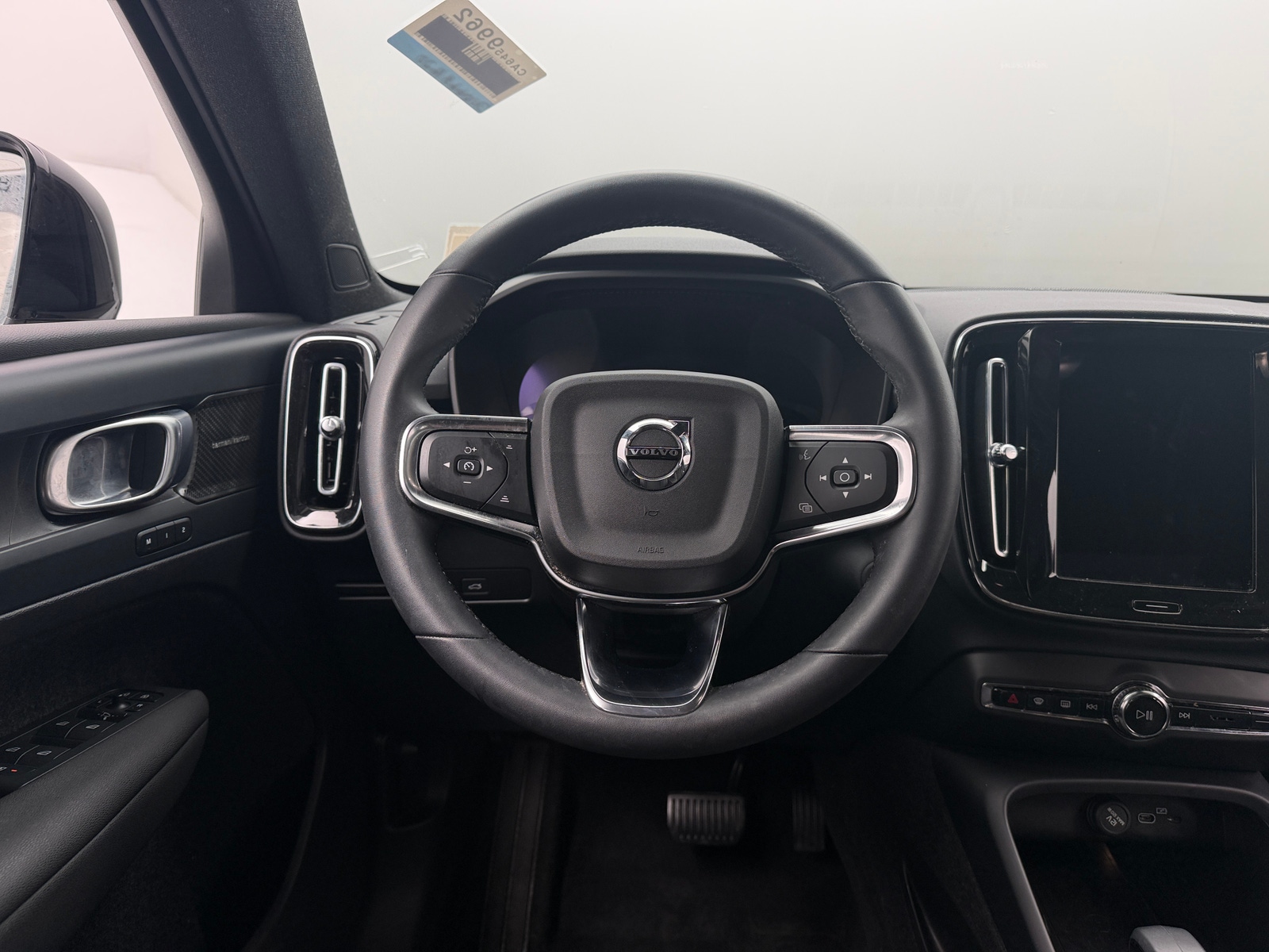 Thumbnail: 2023 Volvo C40 - 4