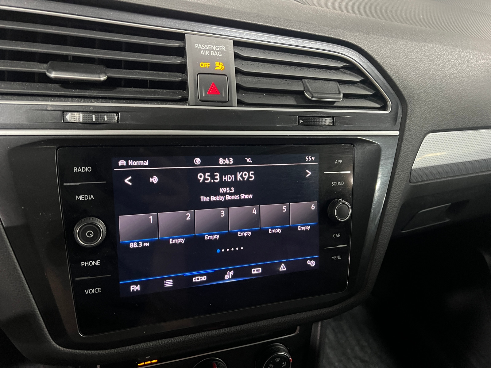 Thumbnail: 2024 Volkswagen Tiguan - 4