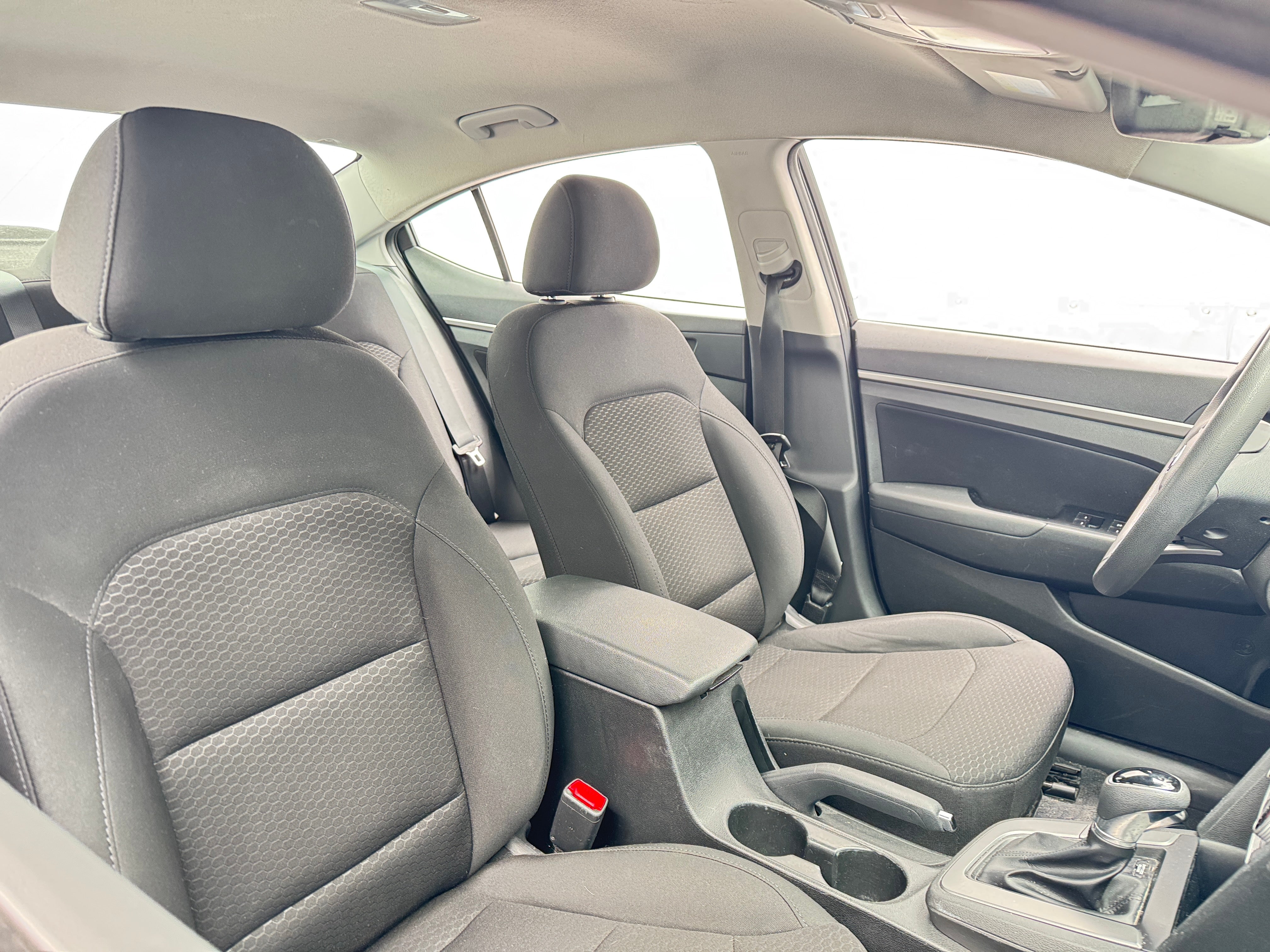 2019 Hyundai Elantra SEL - Photo 4
