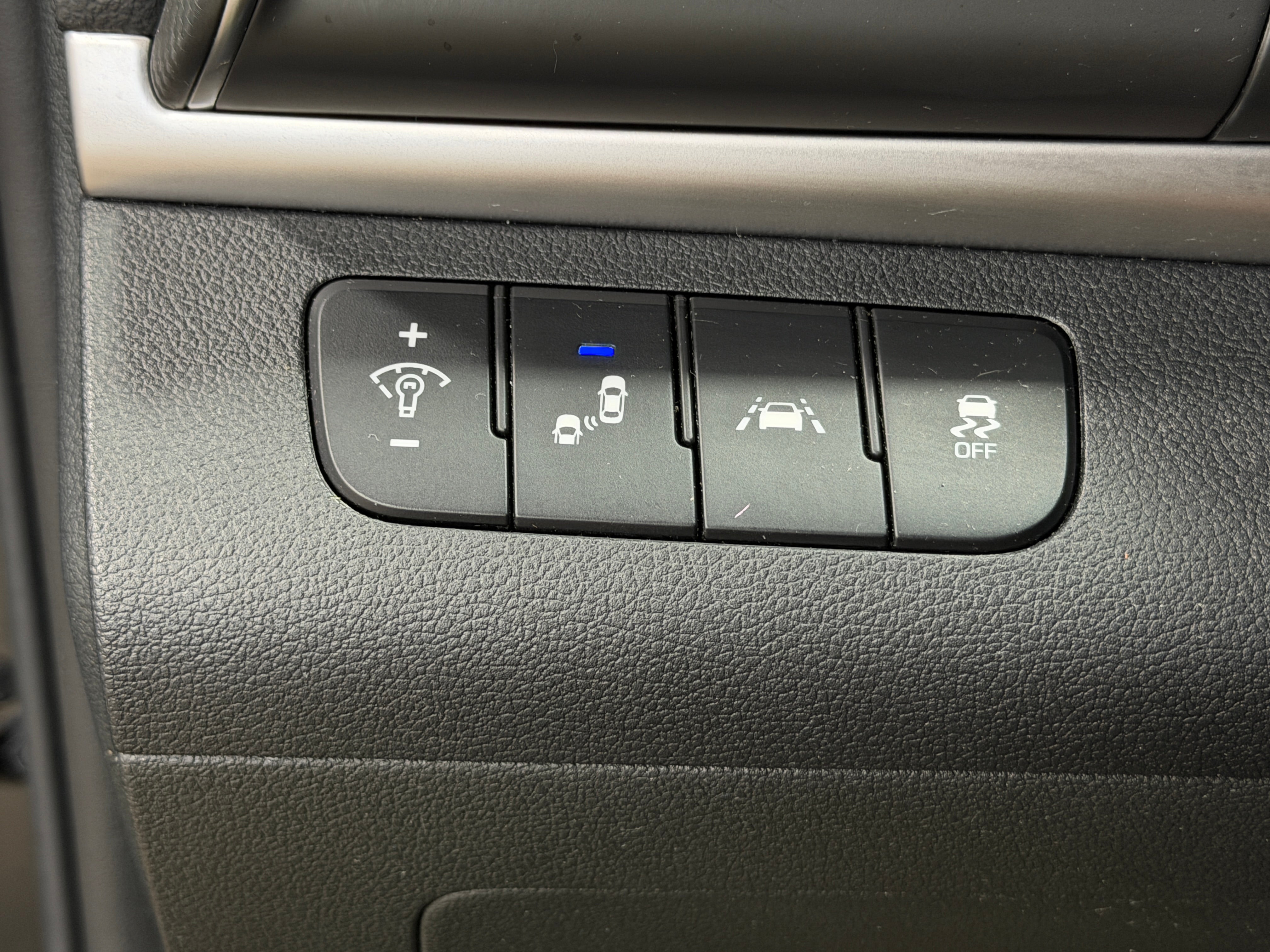 2019 Hyundai Elantra SEL - Photo 2
