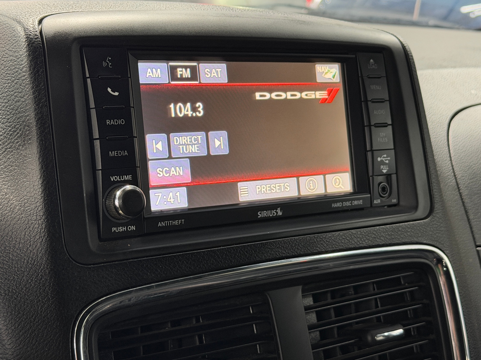 Thumbnail: 2016 Dodge Grand Caravan - 3