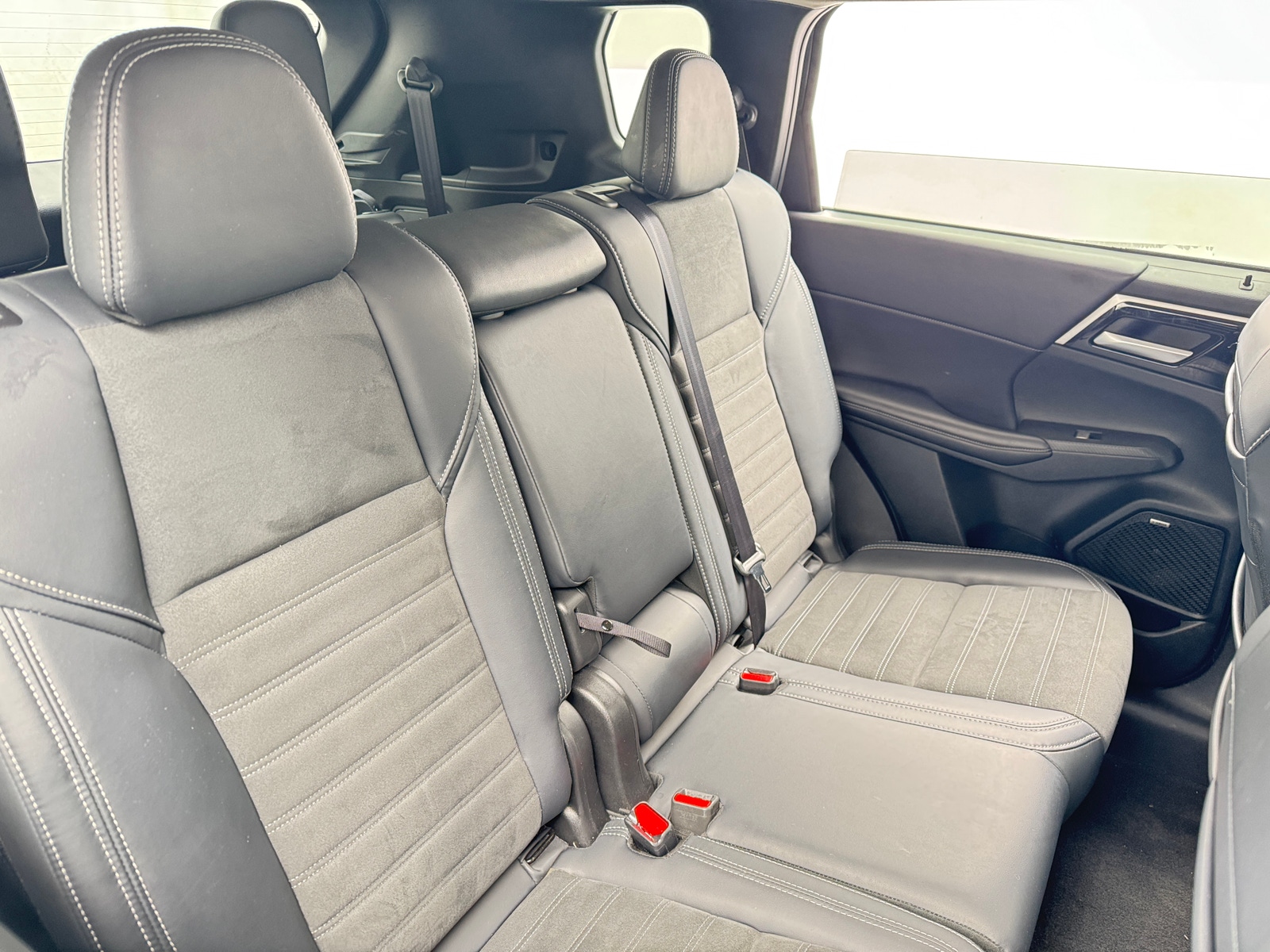 Thumbnail: 2025 Mitsubishi Outlander - 5