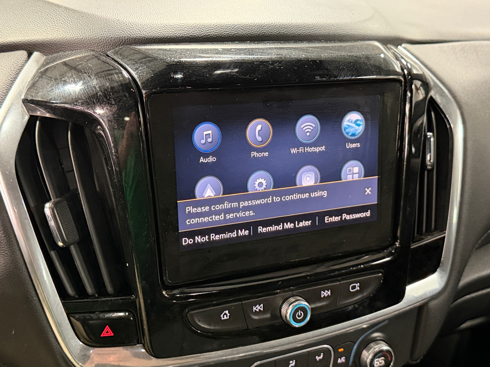 Thumbnail: 2022 Chevrolet Traverse - 4