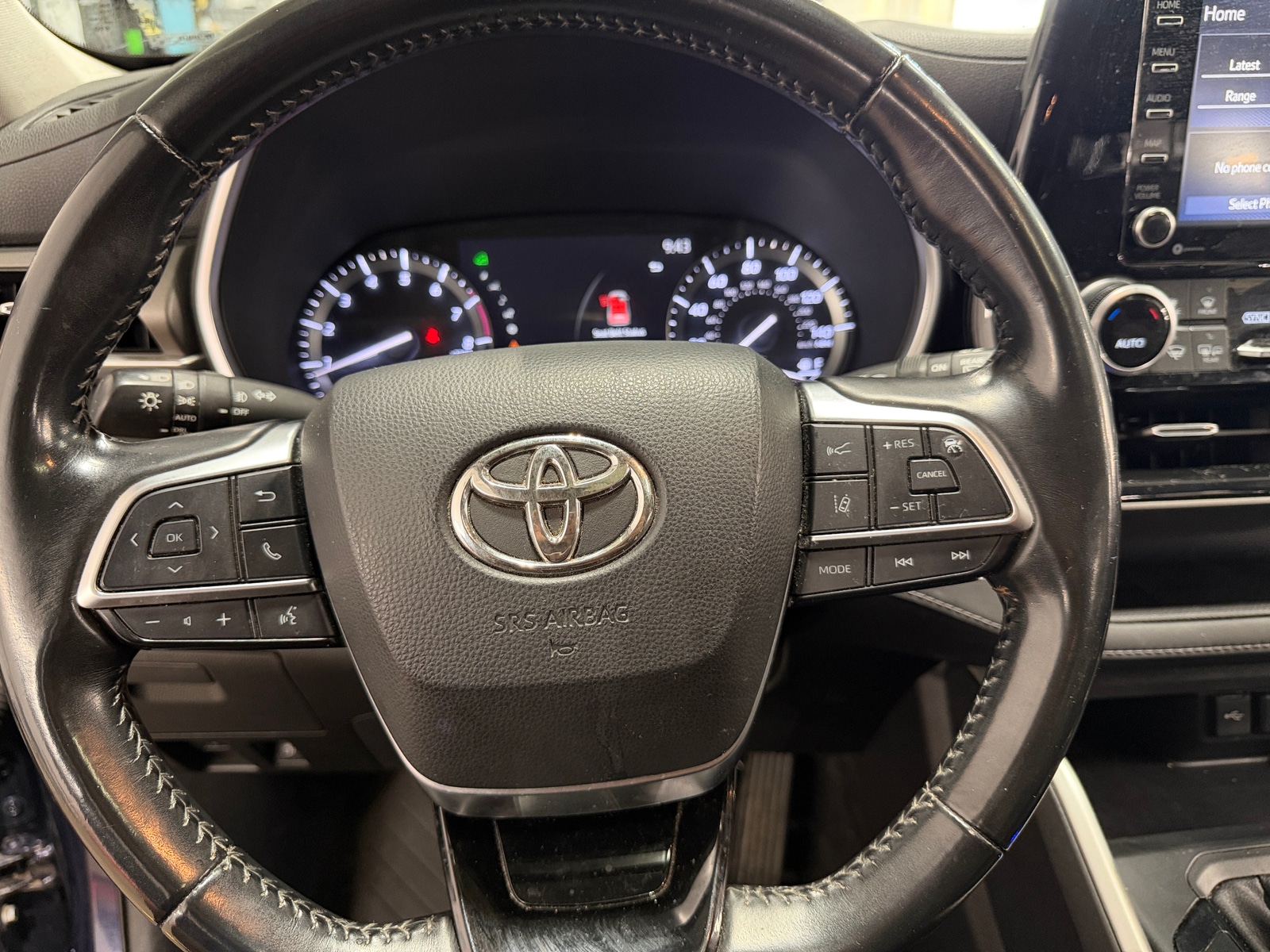Thumbnail: 2021 Toyota Highlander - 4