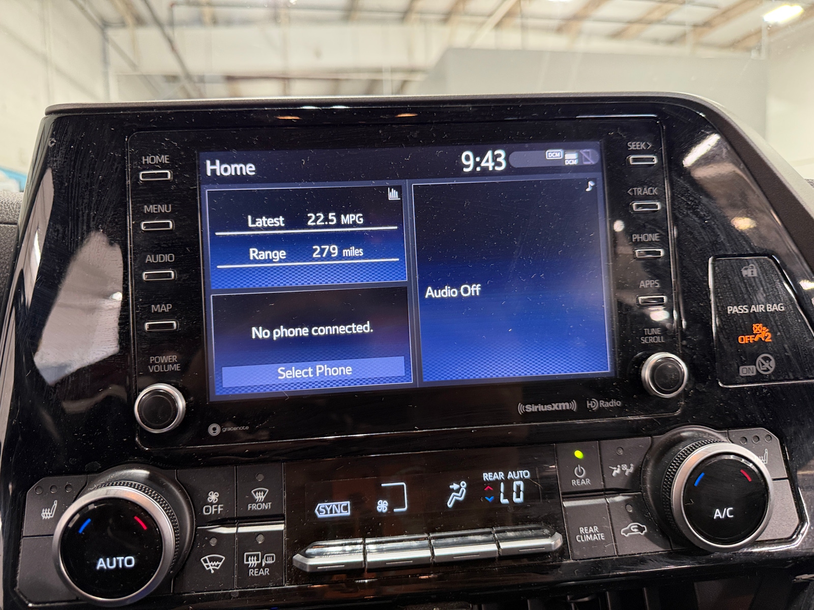 Thumbnail: 2021 Toyota Highlander - 3