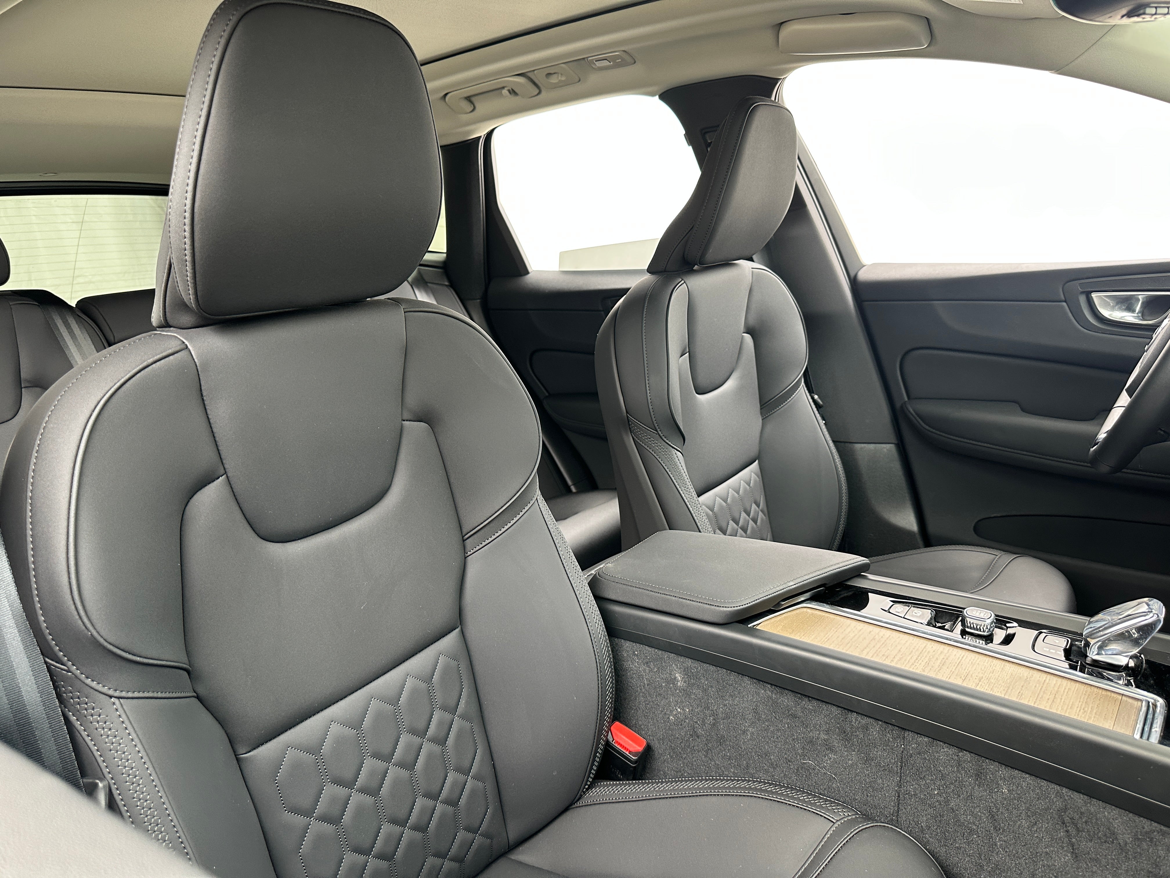 2026 Volvo XC60 Plus