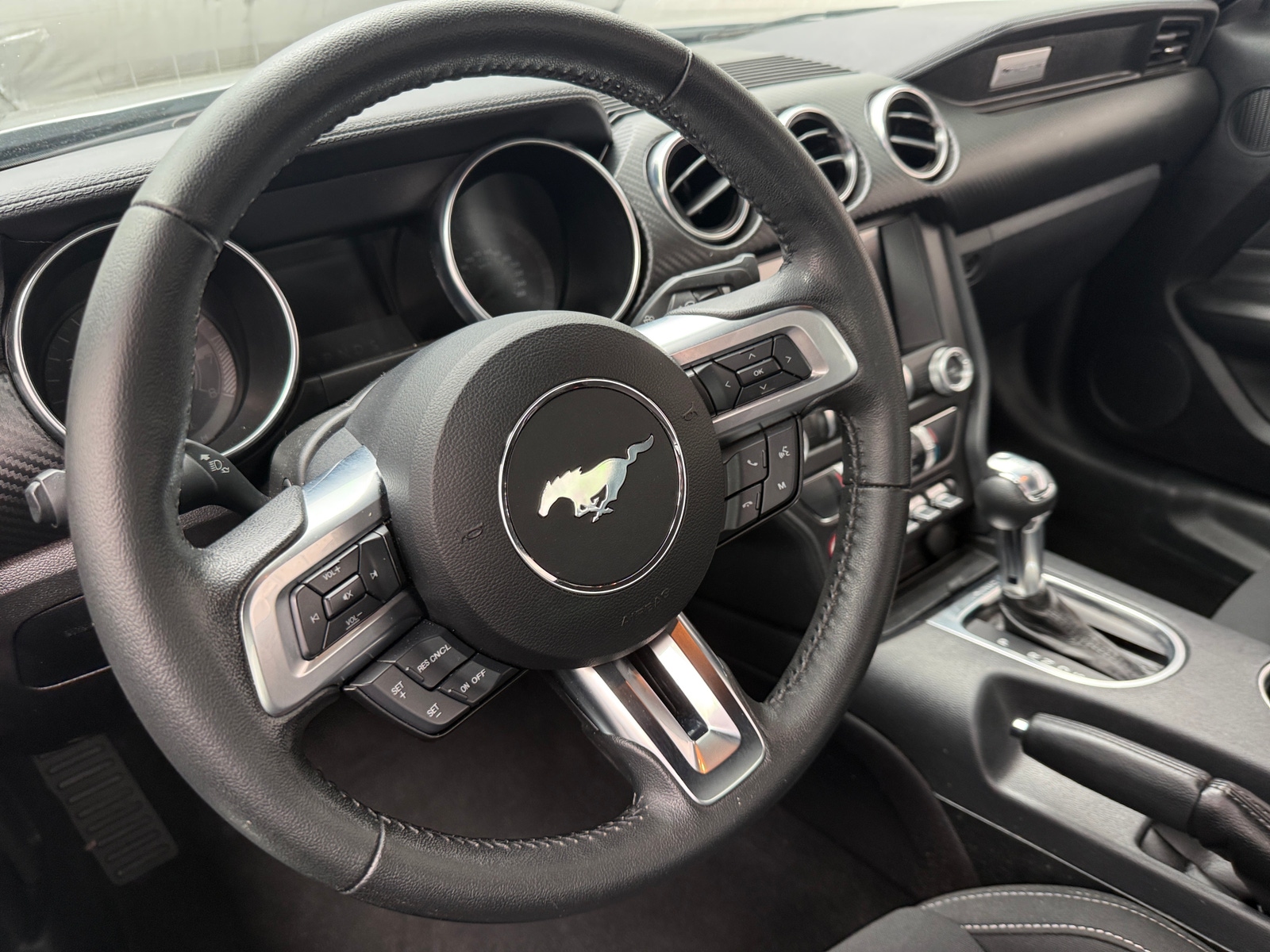 Thumbnail: 2022 Ford Mustang - 4