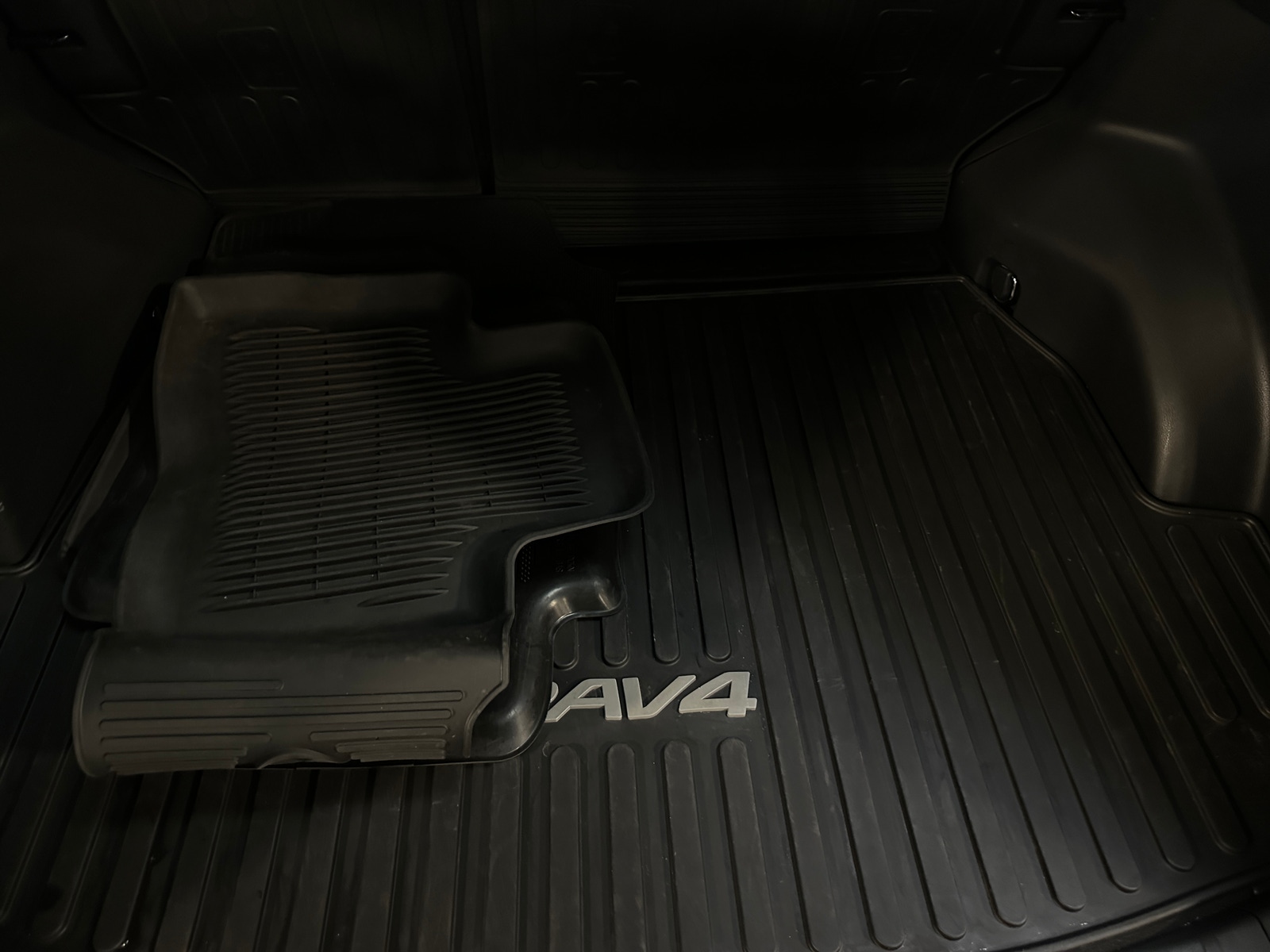 Thumbnail: 2024 Toyota RAV4 - 7