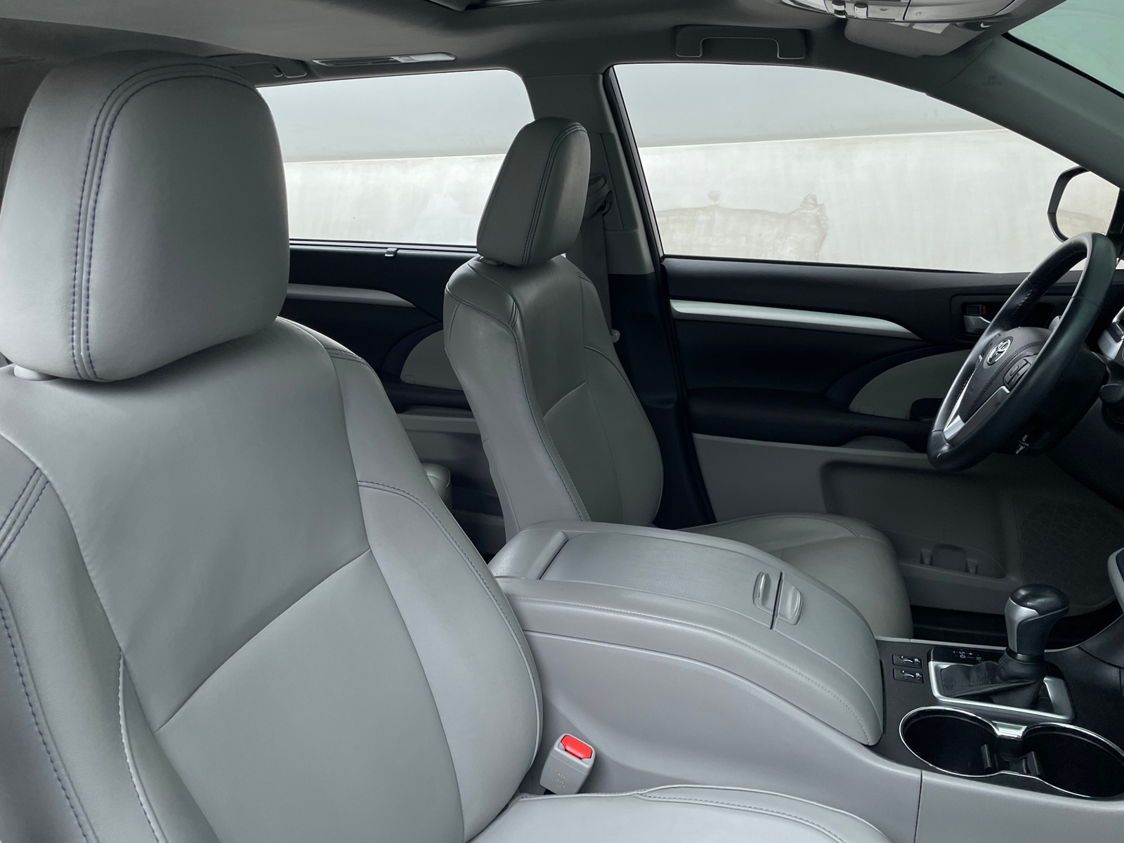 Thumbnail: 2016 Toyota Highlander - 2