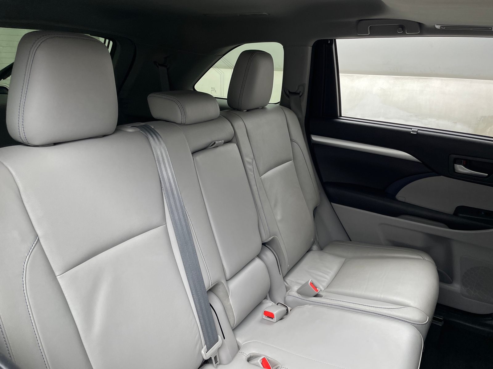 Thumbnail: 2016 Toyota Highlander - 6