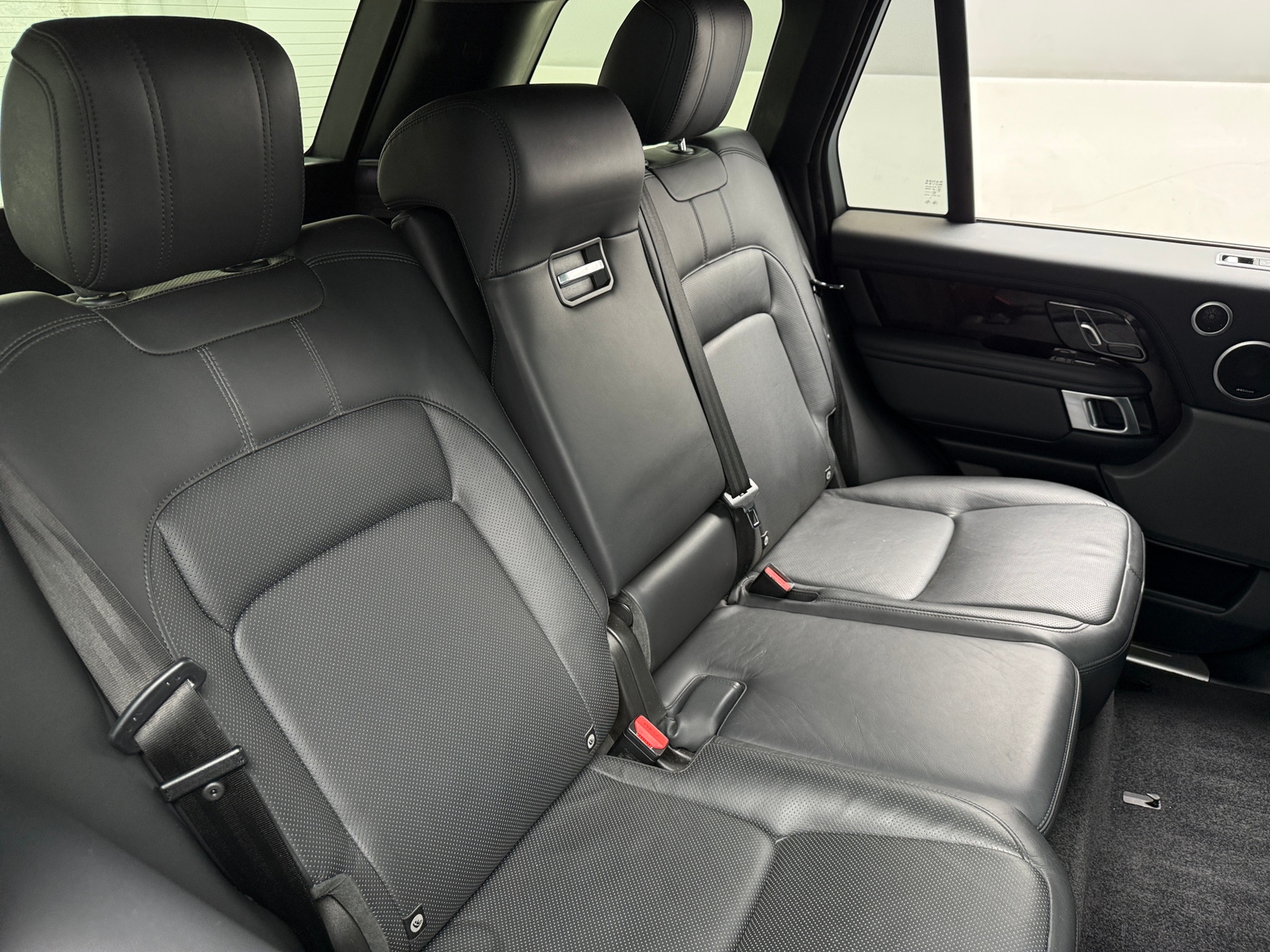 Thumbnail: 2020 Land Rover Range Rover - 6