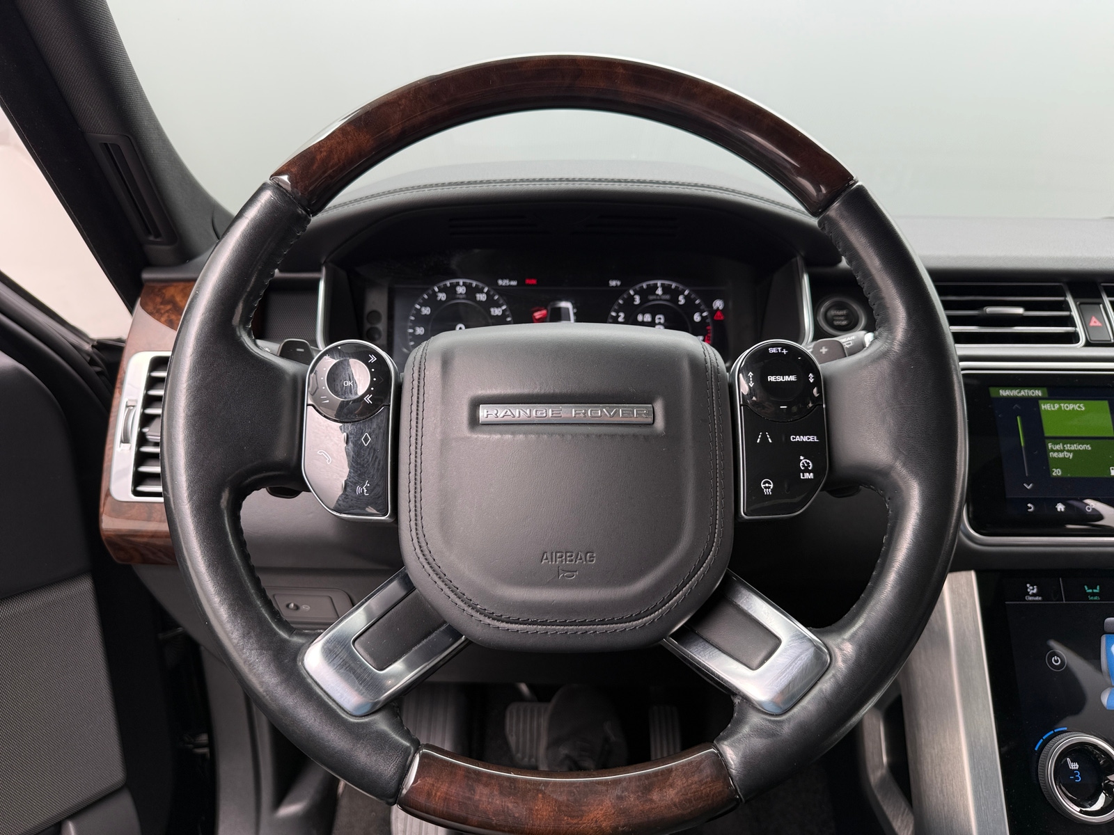 Thumbnail: 2020 Land Rover Range Rover - 5
