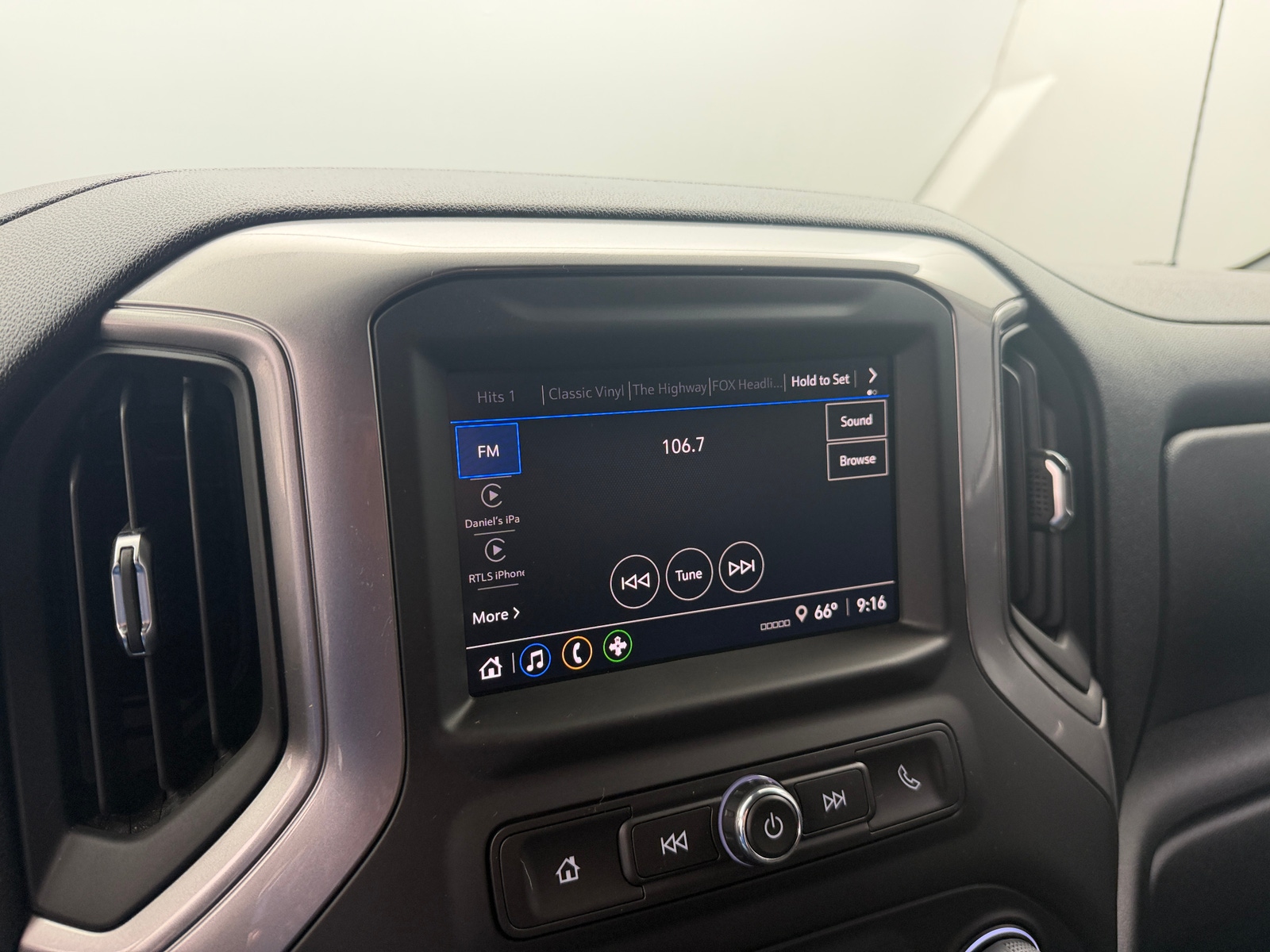 Thumbnail: 2025 Chevrolet Silverado 1500 - 4