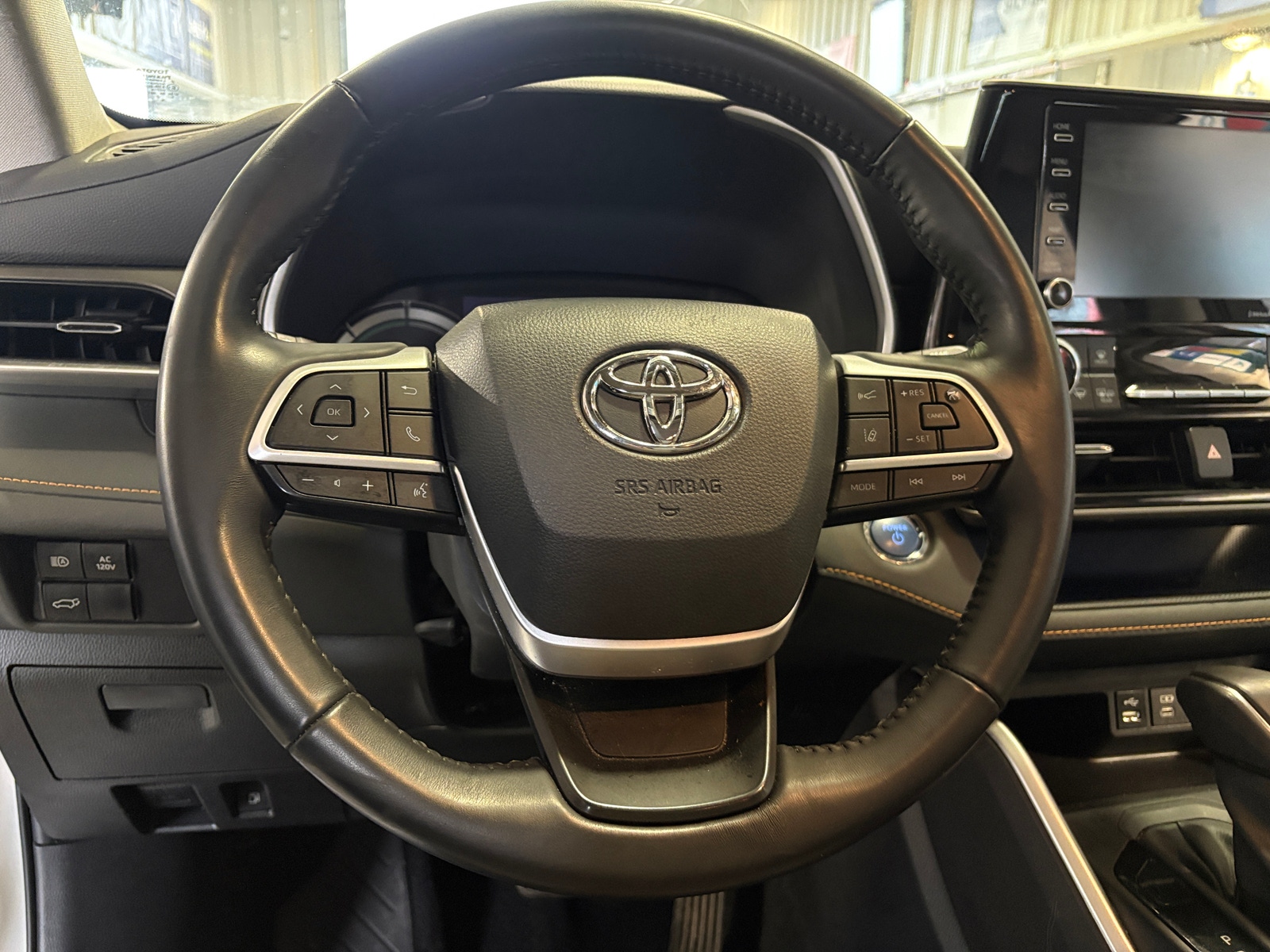 Thumbnail: 2022 Toyota Highlander - 5