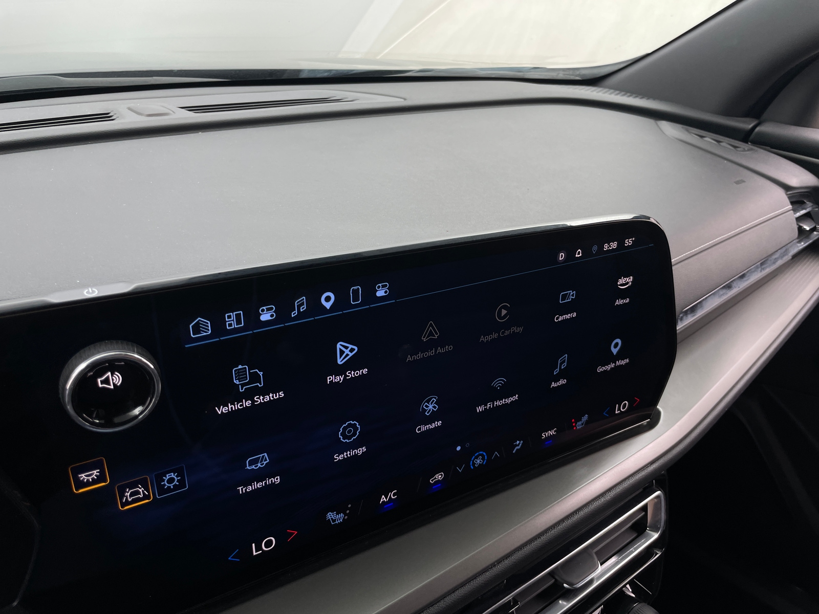 Thumbnail: 2025 Chevrolet Traverse - 3