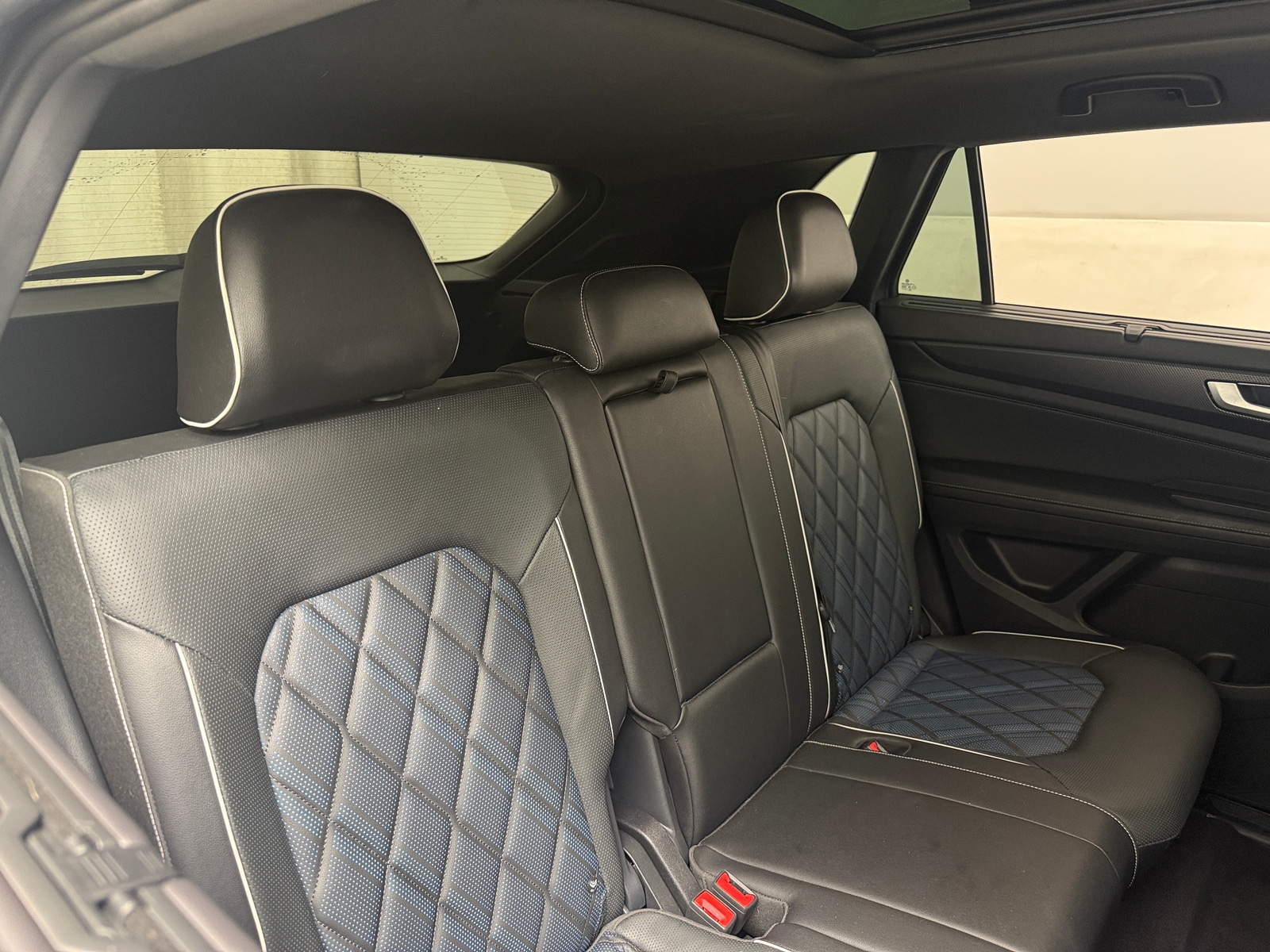 Thumbnail: 2024 Volkswagen Atlas - 6