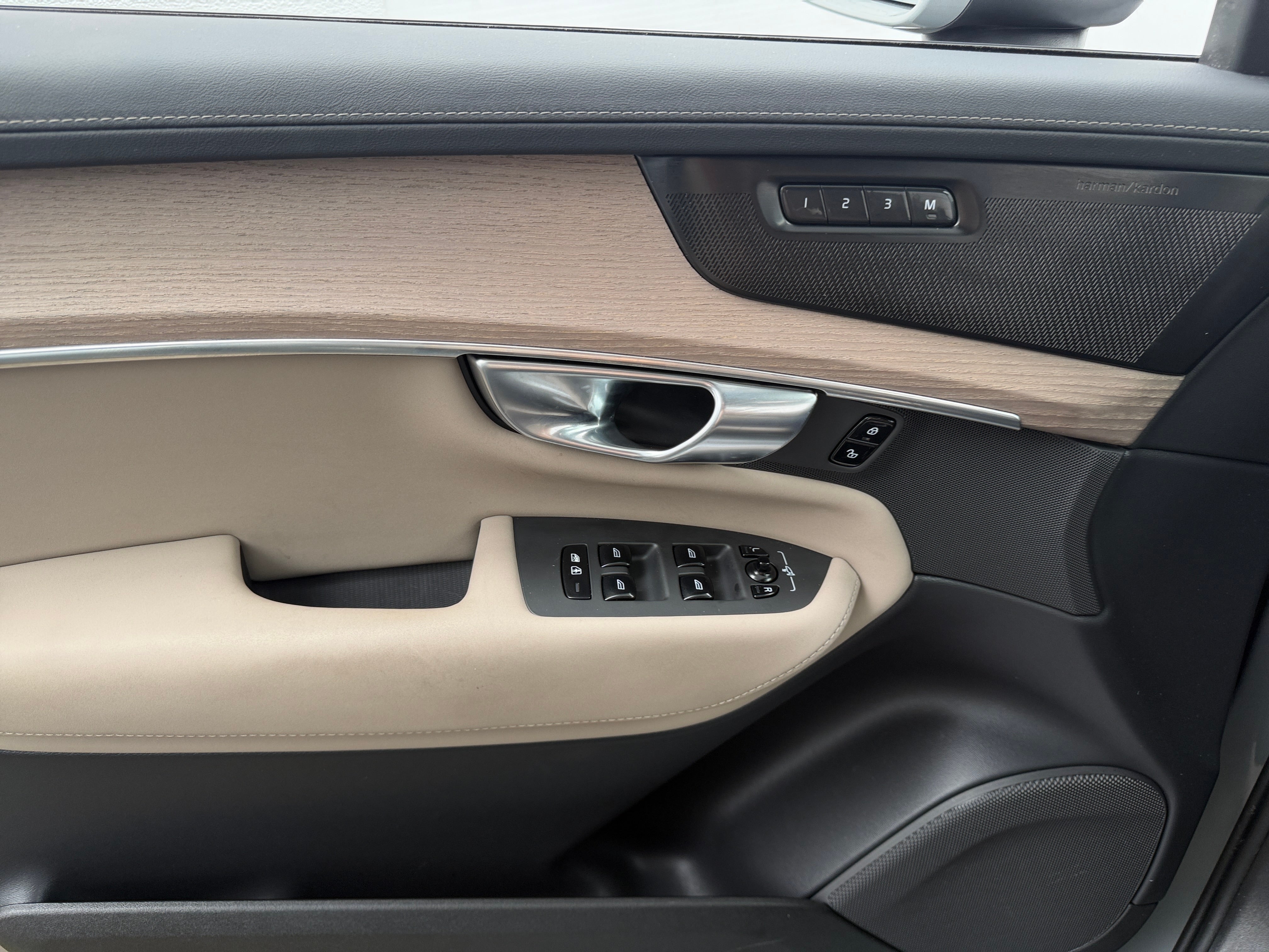 2026 Volvo XC90 Plus