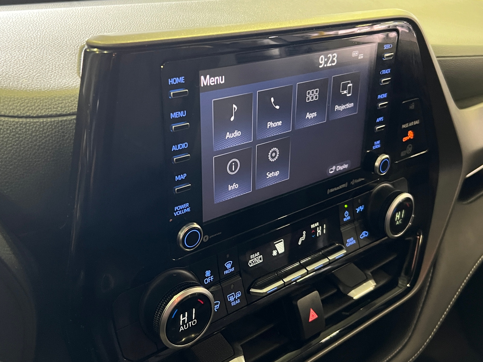 Thumbnail: 2020 Toyota Highlander - 4