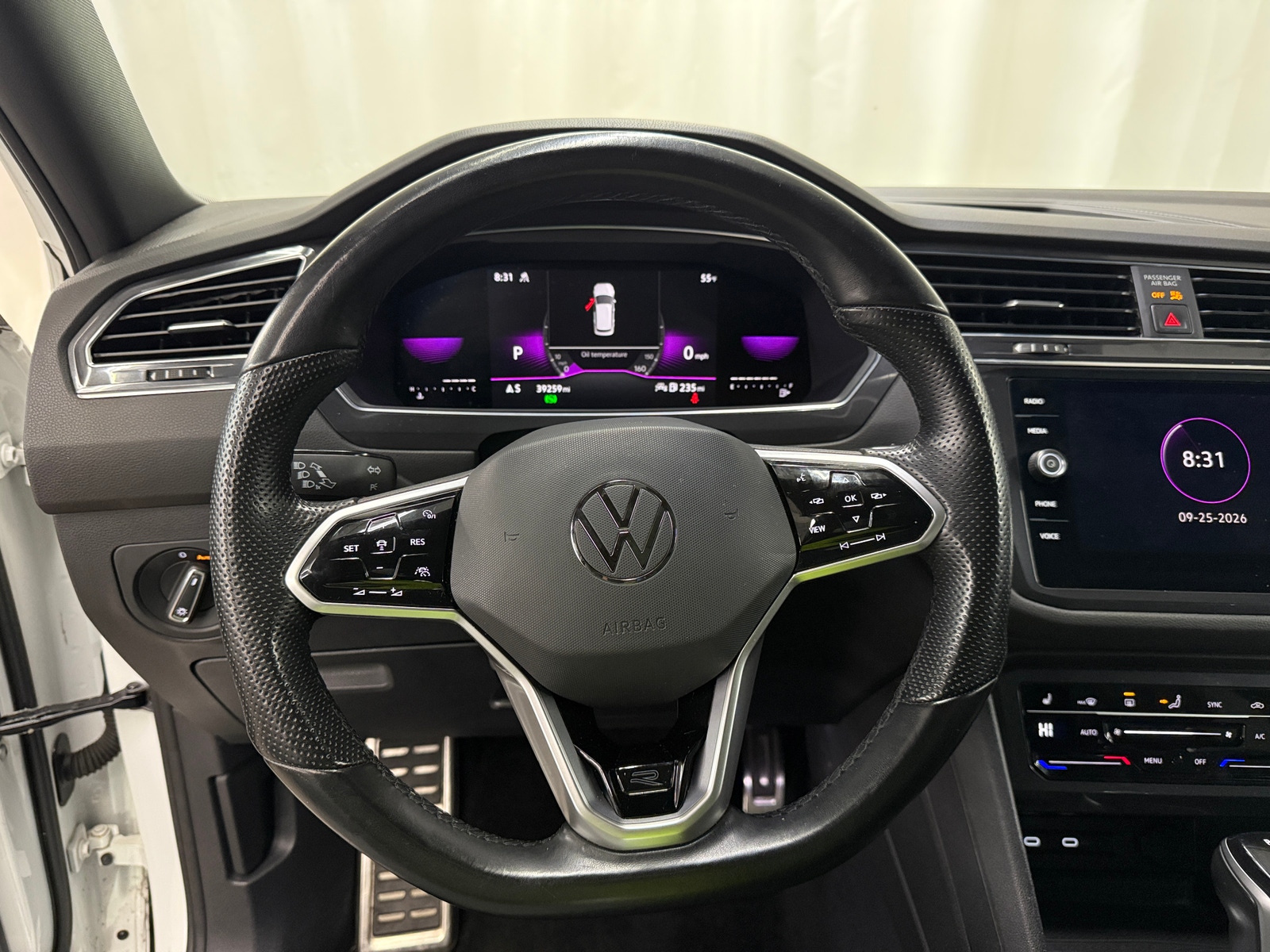 Thumbnail: 2023 Volkswagen Tiguan - 5