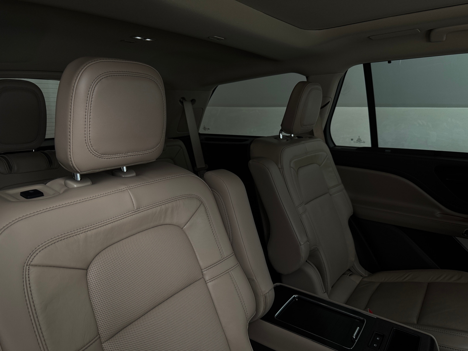 Thumbnail: 2022 Lincoln Aviator - 5