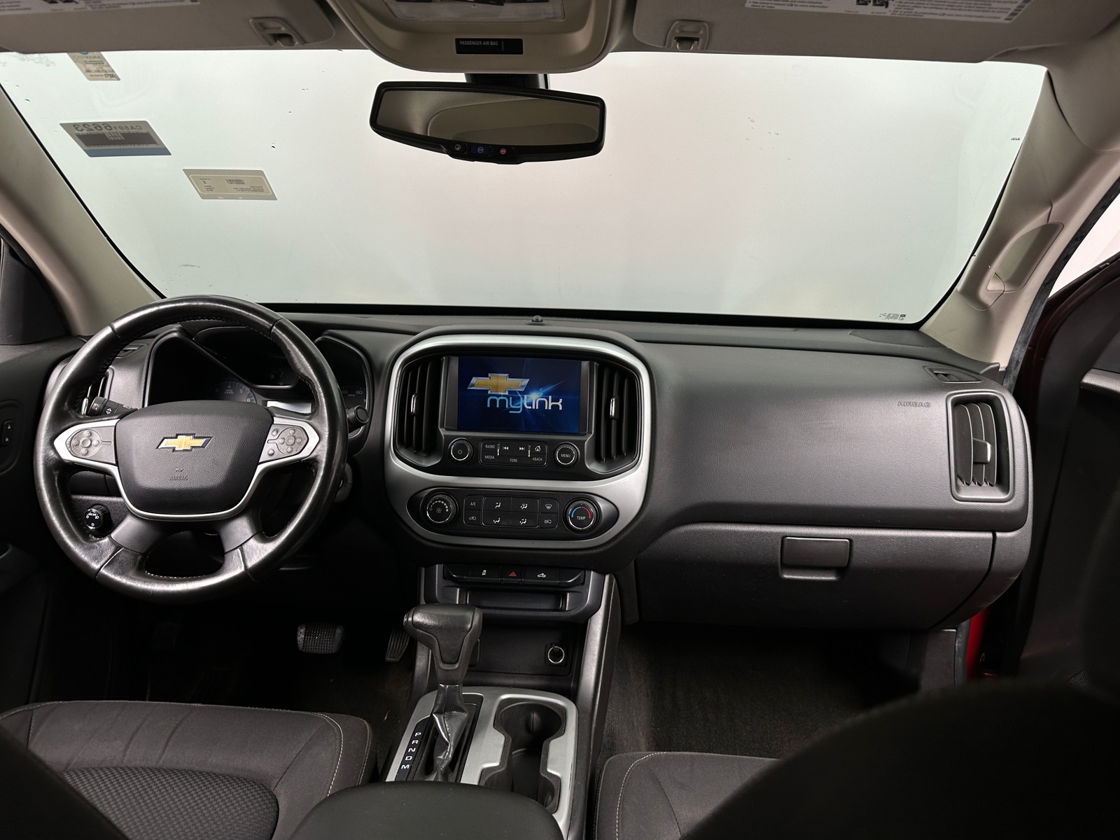 Thumbnail: 2015 Chevrolet Colorado - 3