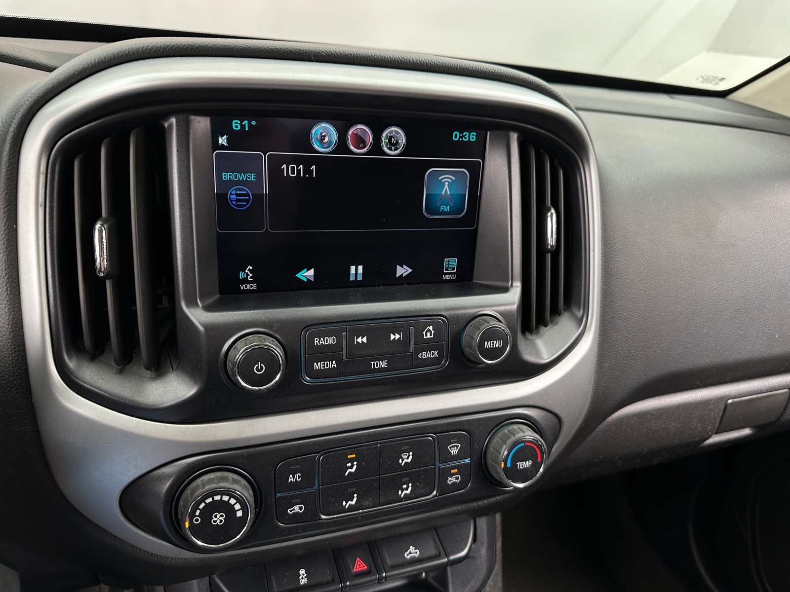 Thumbnail: 2015 Chevrolet Colorado - 4