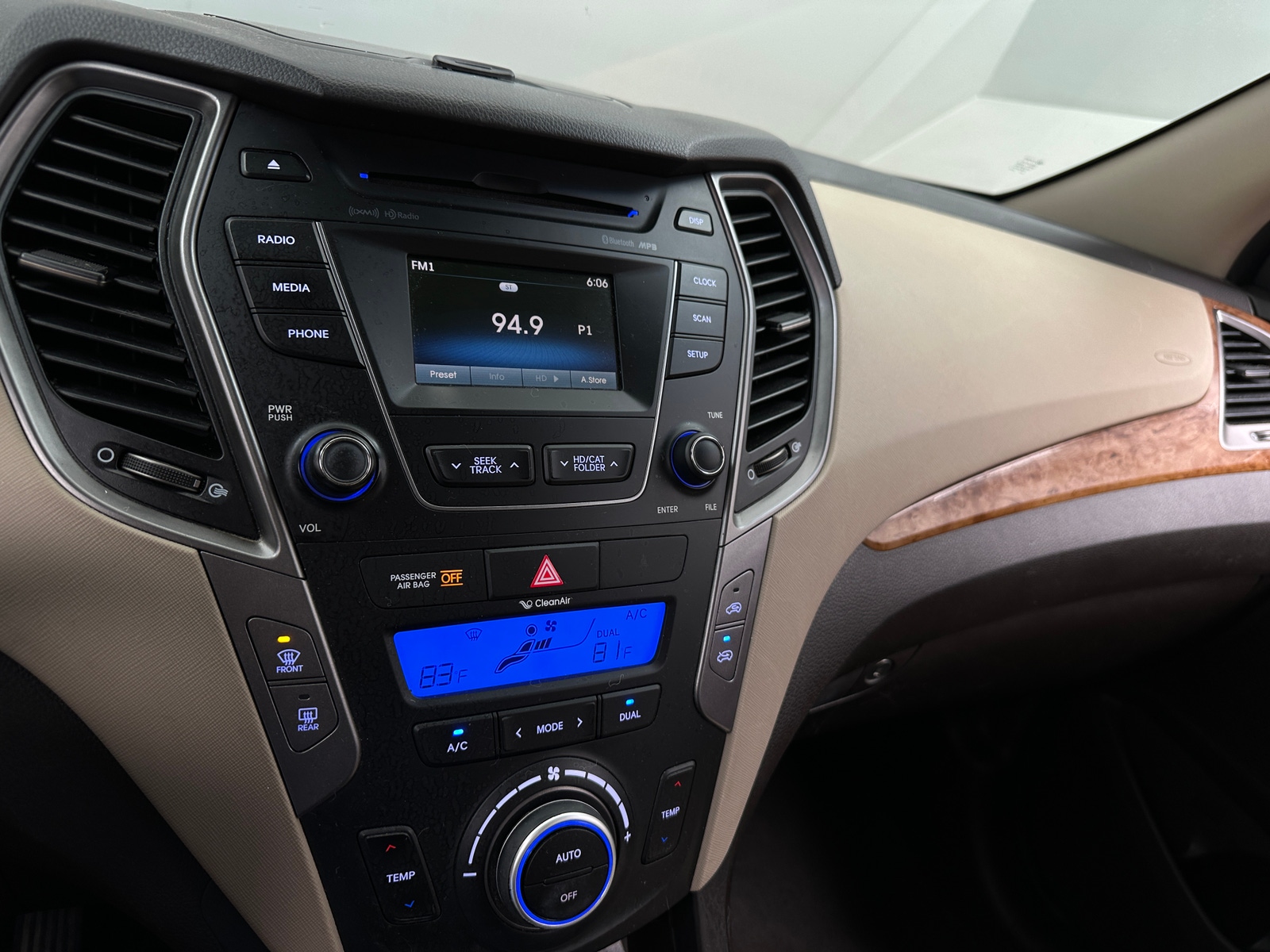 Thumbnail: 2014 Hyundai Santa Fe - 3