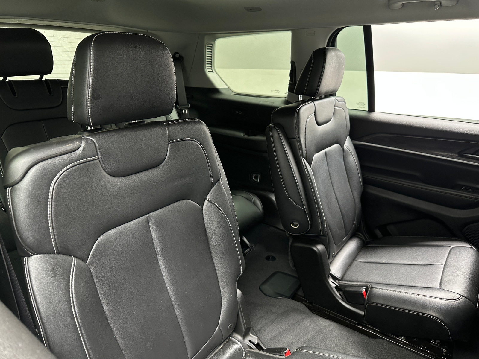 Thumbnail: 2023 Jeep Grand Cherokee L - 5