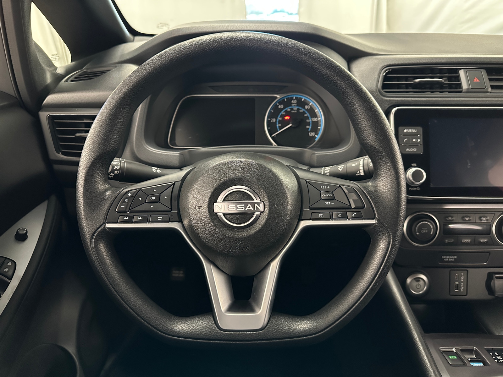 Thumbnail: 2025 Nissan Leaf - 5