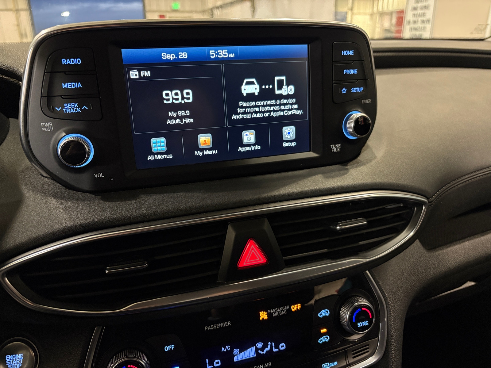 Thumbnail: 2019 Hyundai Santa Fe - 4