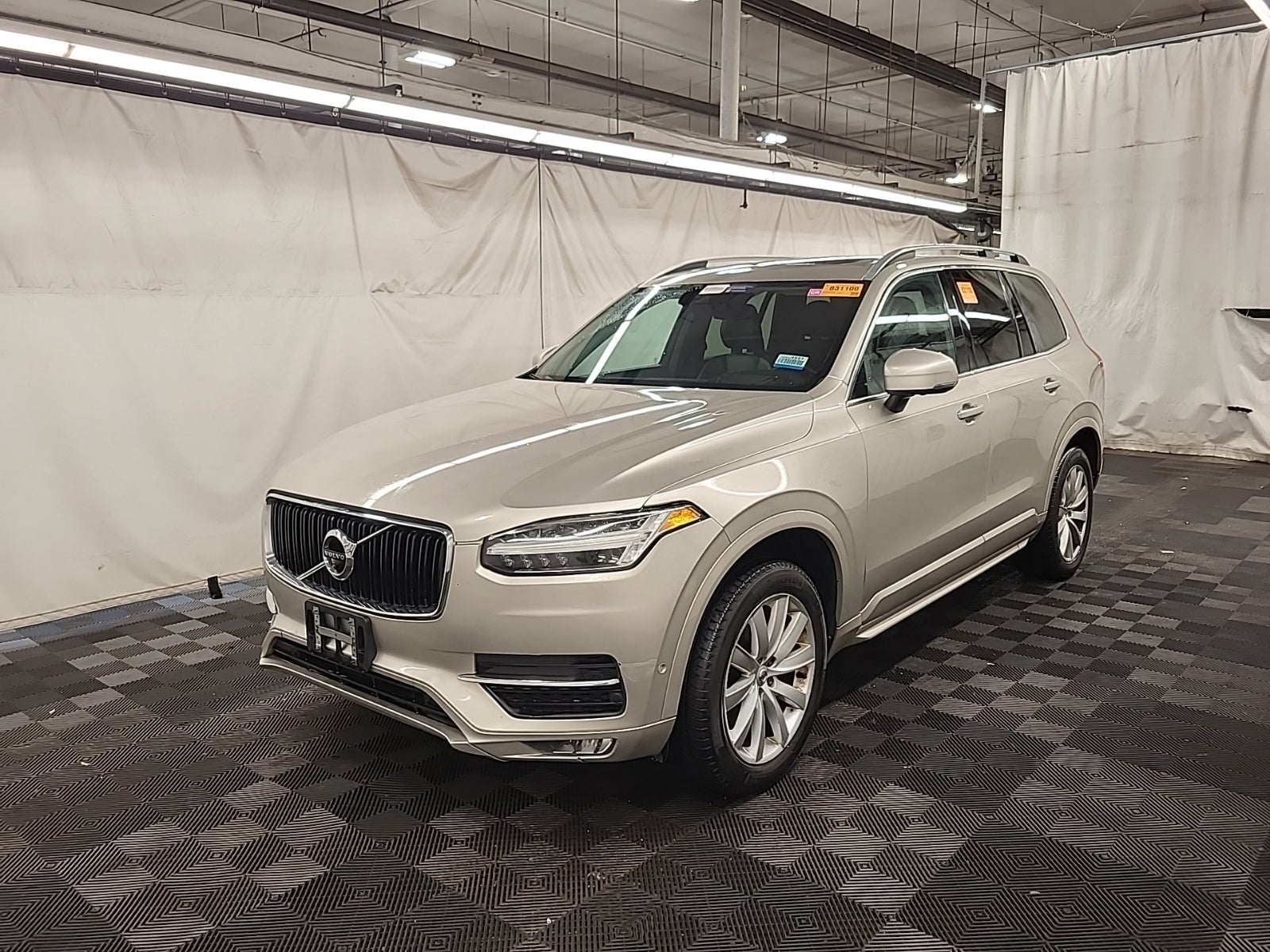 2017 Volvo XC90 Momentum