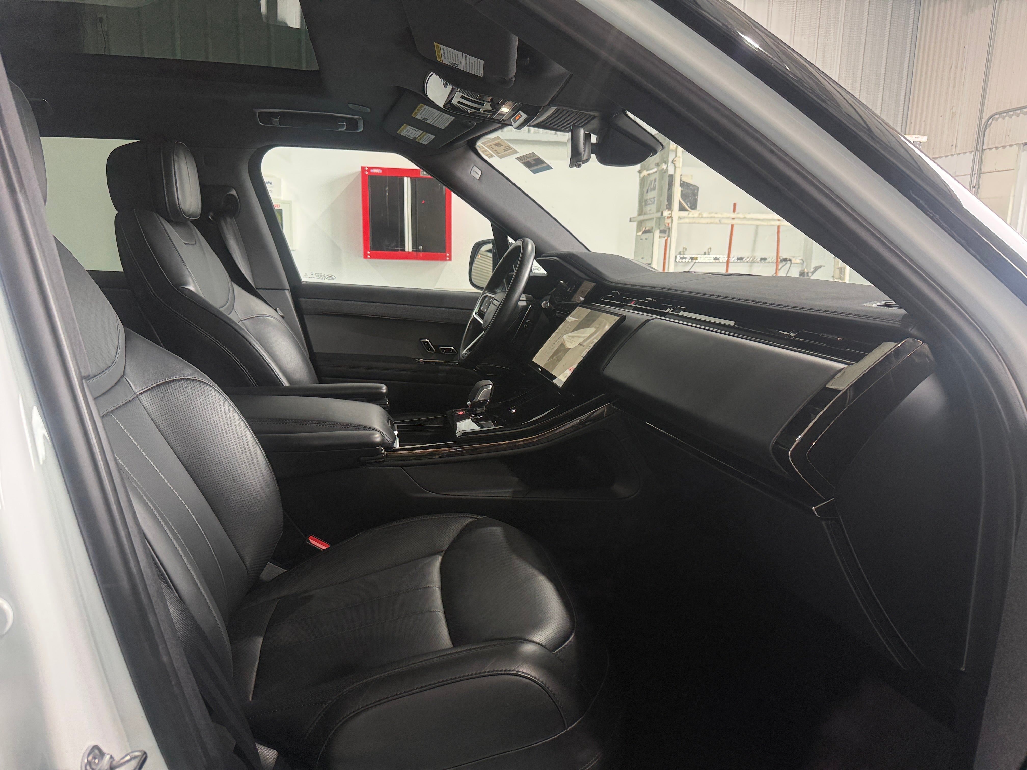 2025 Land Rover Range Rover Sport