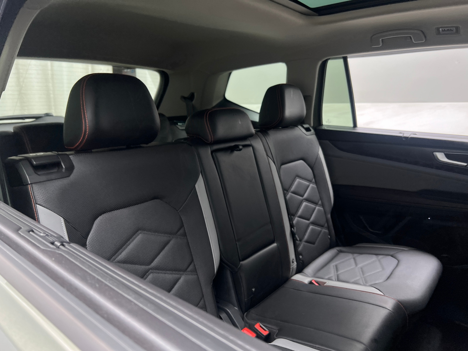 Thumbnail: 2024 Volkswagen Atlas - 6