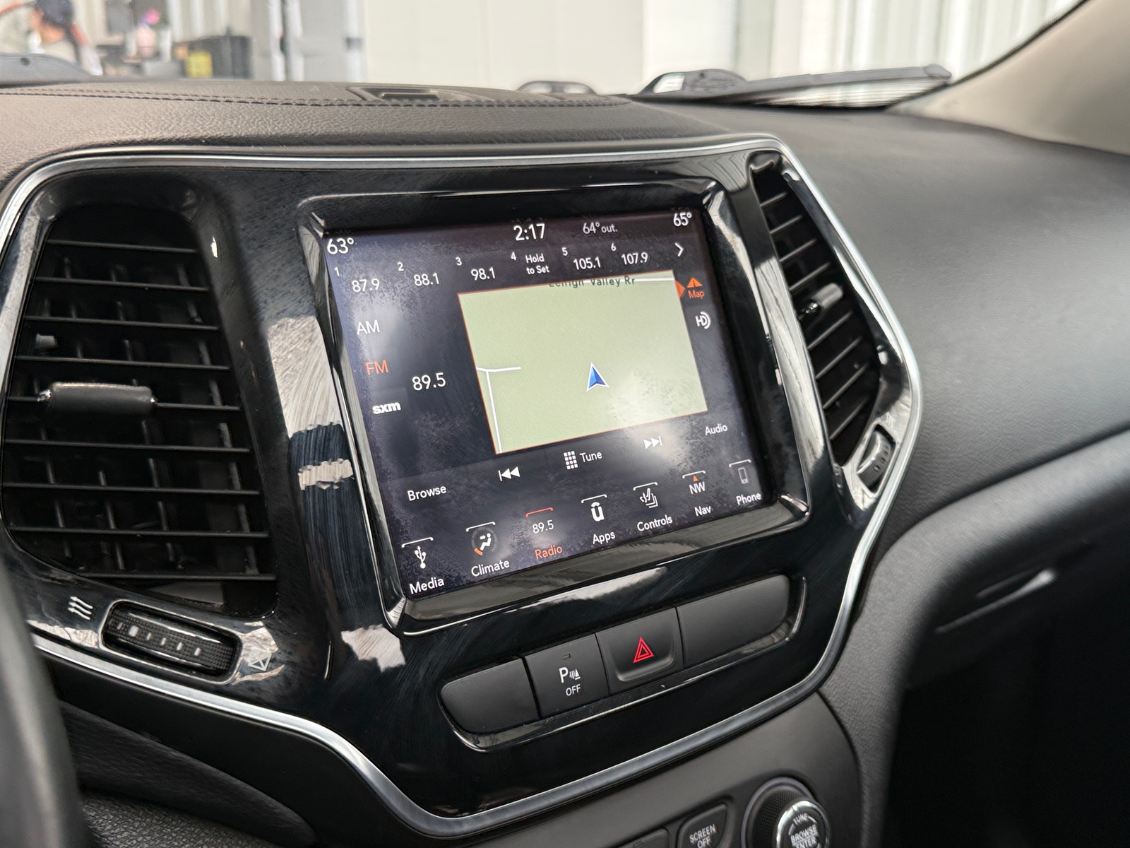 Thumbnail: 2019 Jeep Cherokee - 3