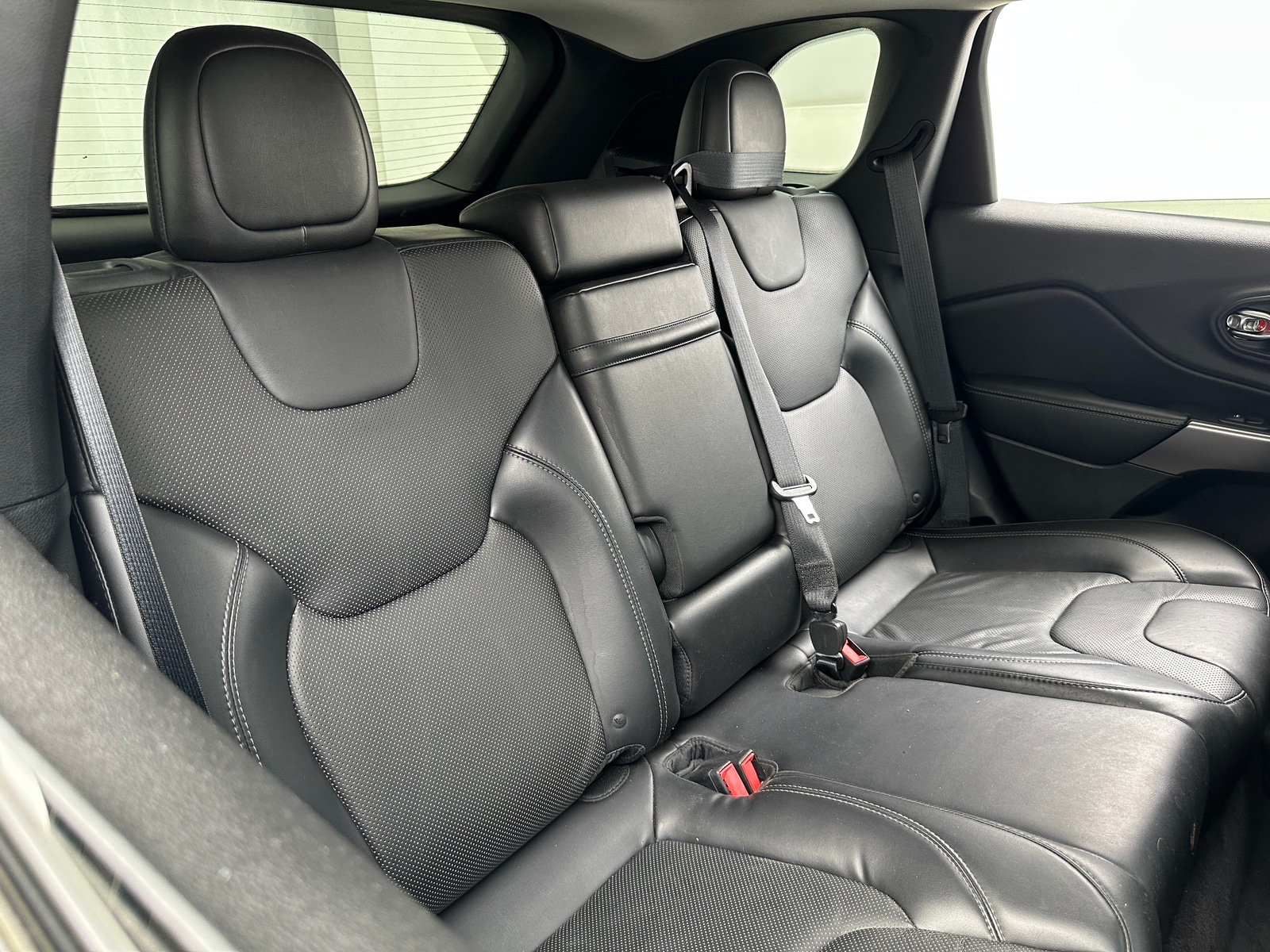 Thumbnail: 2019 Jeep Cherokee - 5