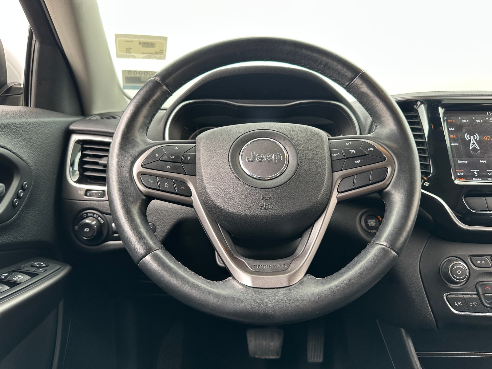 Thumbnail: 2019 Jeep Cherokee - 4