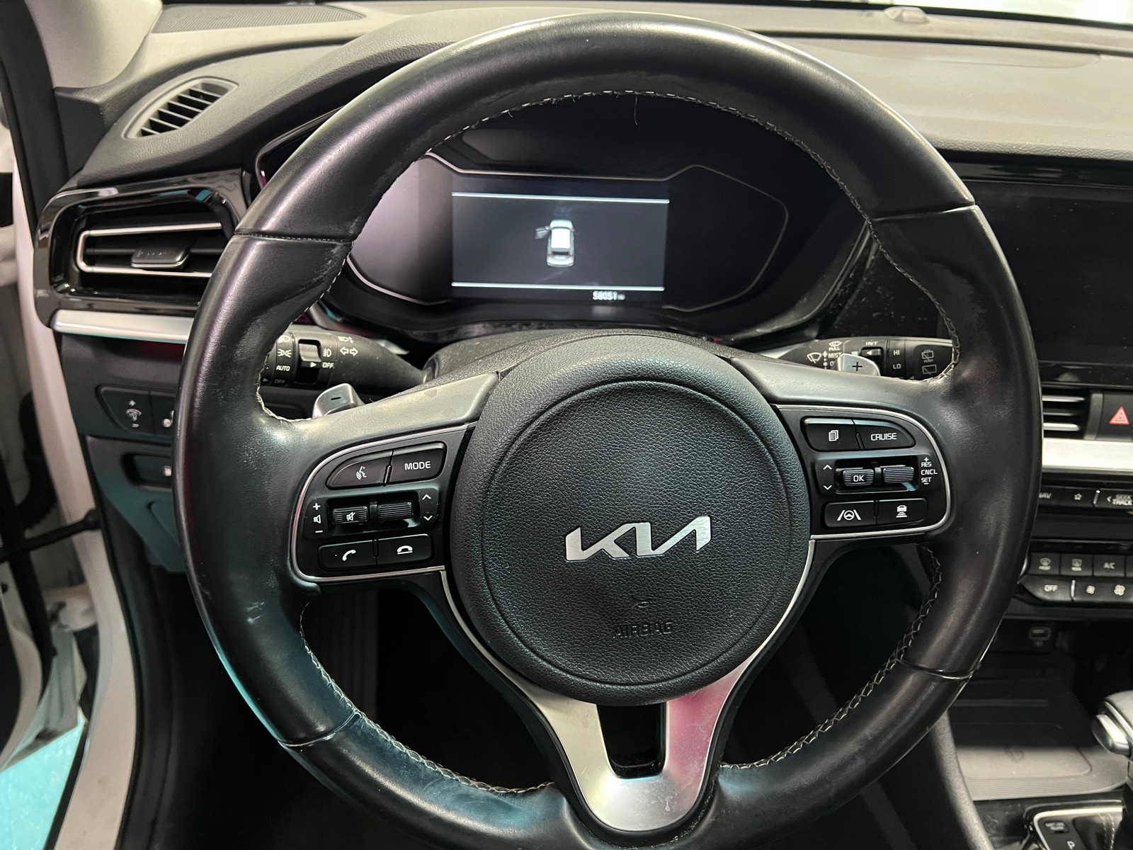 Thumbnail: 2022 Kia Niro - 4