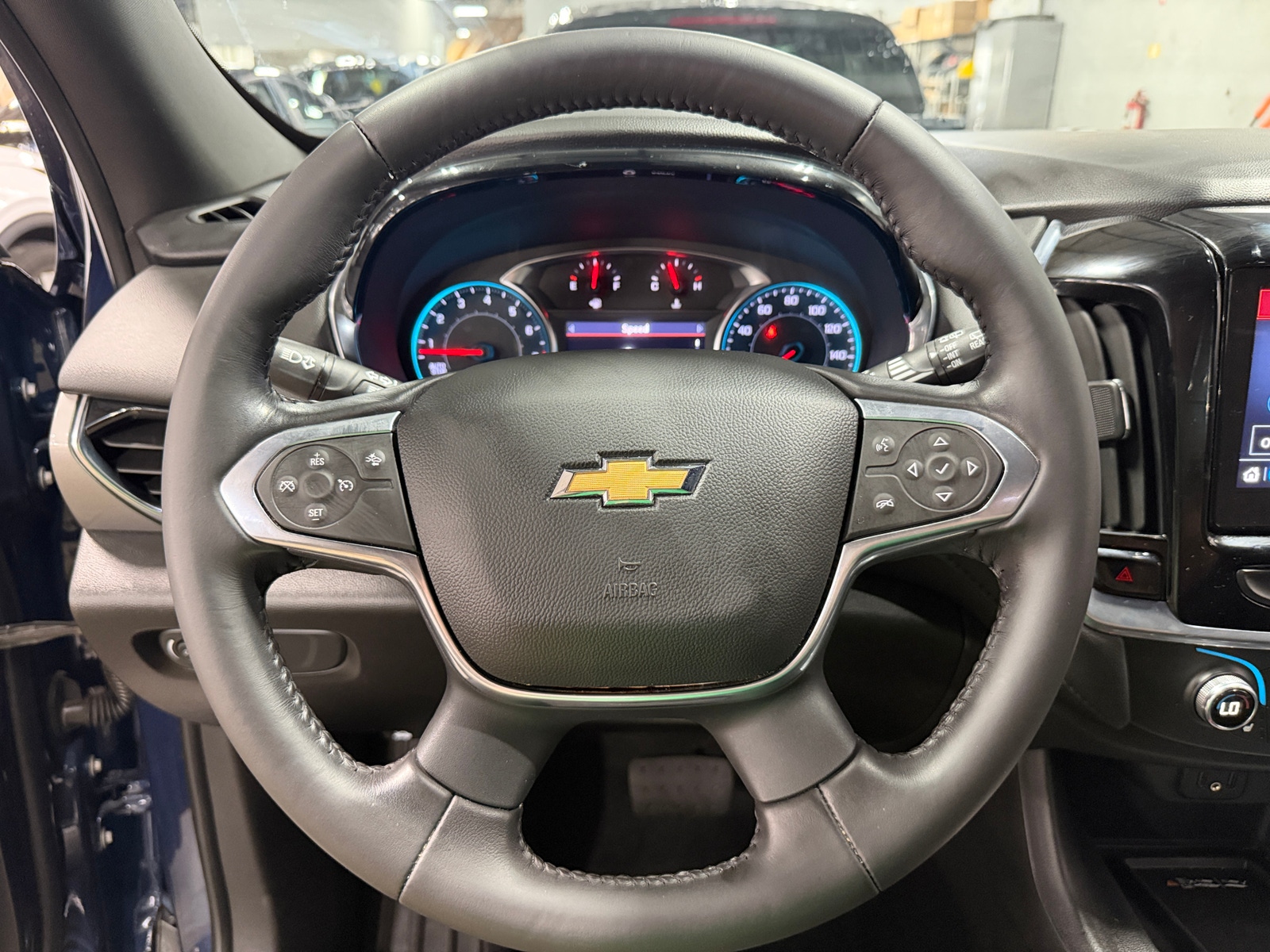 Thumbnail: 2022 Chevrolet Traverse - 5