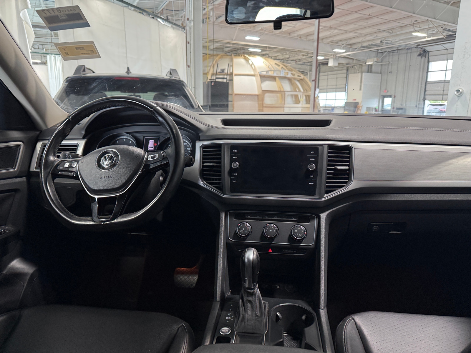 Thumbnail: 2018 Volkswagen Atlas - 3