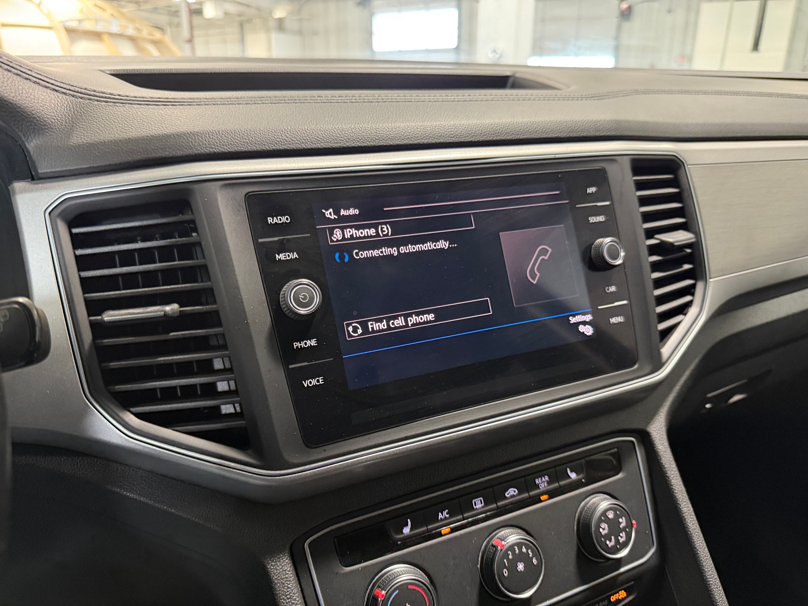 Thumbnail: 2018 Volkswagen Atlas - 4