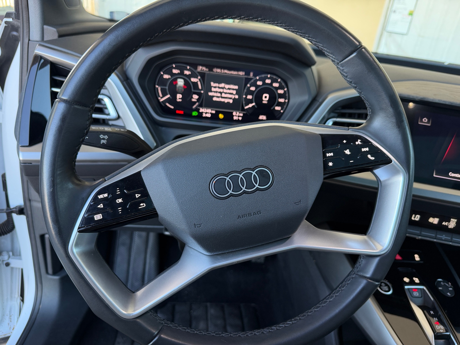 Thumbnail: 2022 Audi Q4 e-tron - 4