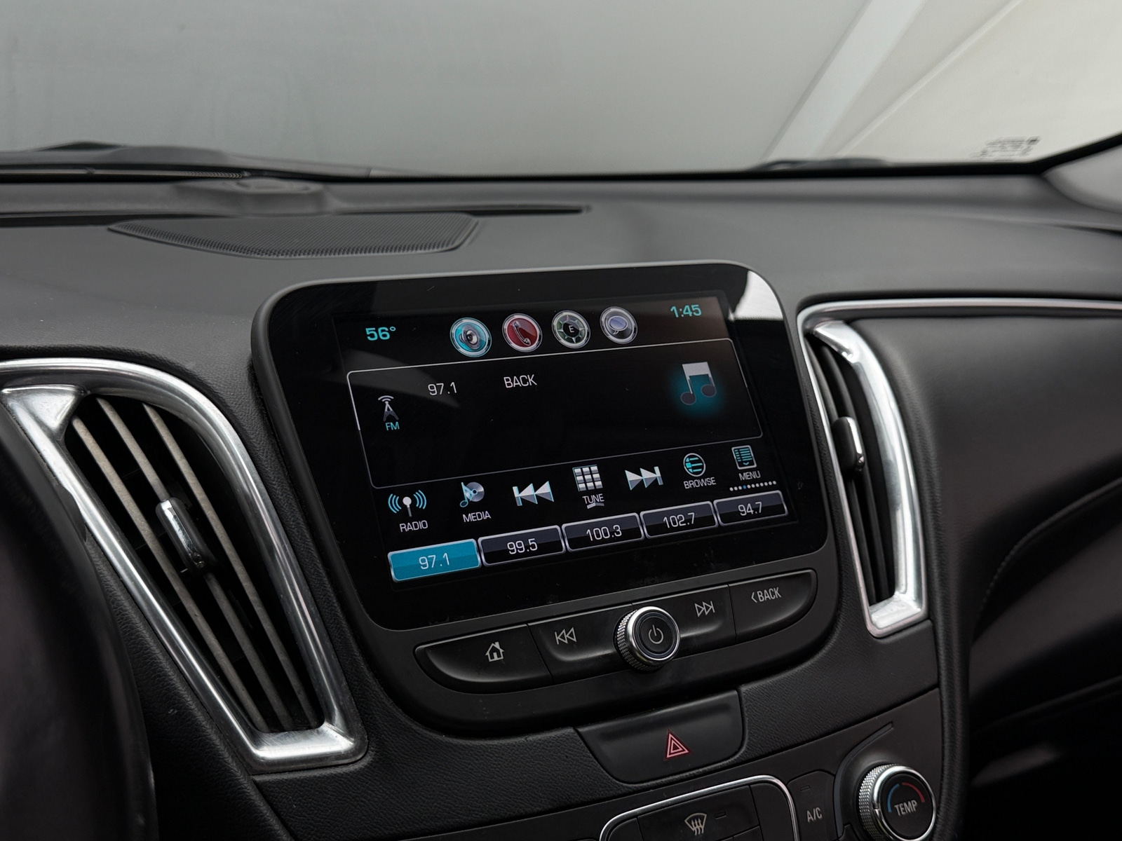 Thumbnail: 2016 Chevrolet Malibu - 3